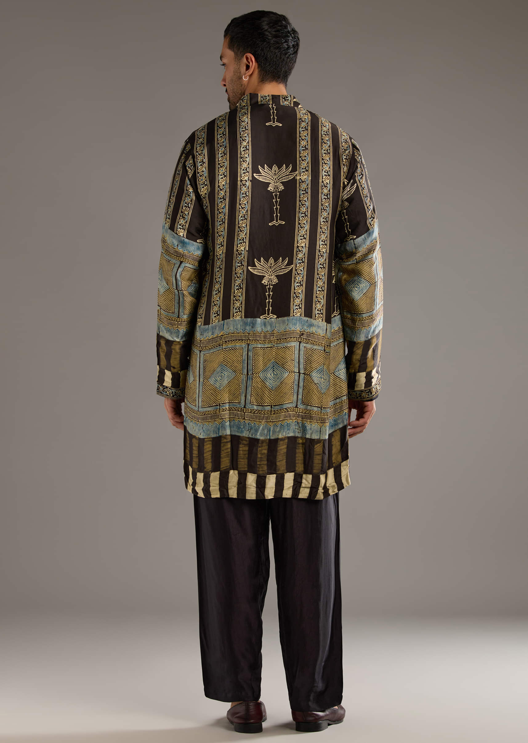 brown-modal-linen-kurta-jacket-set-for-men-with-hand-block-ajrakh-print-sg359358-5.jpg