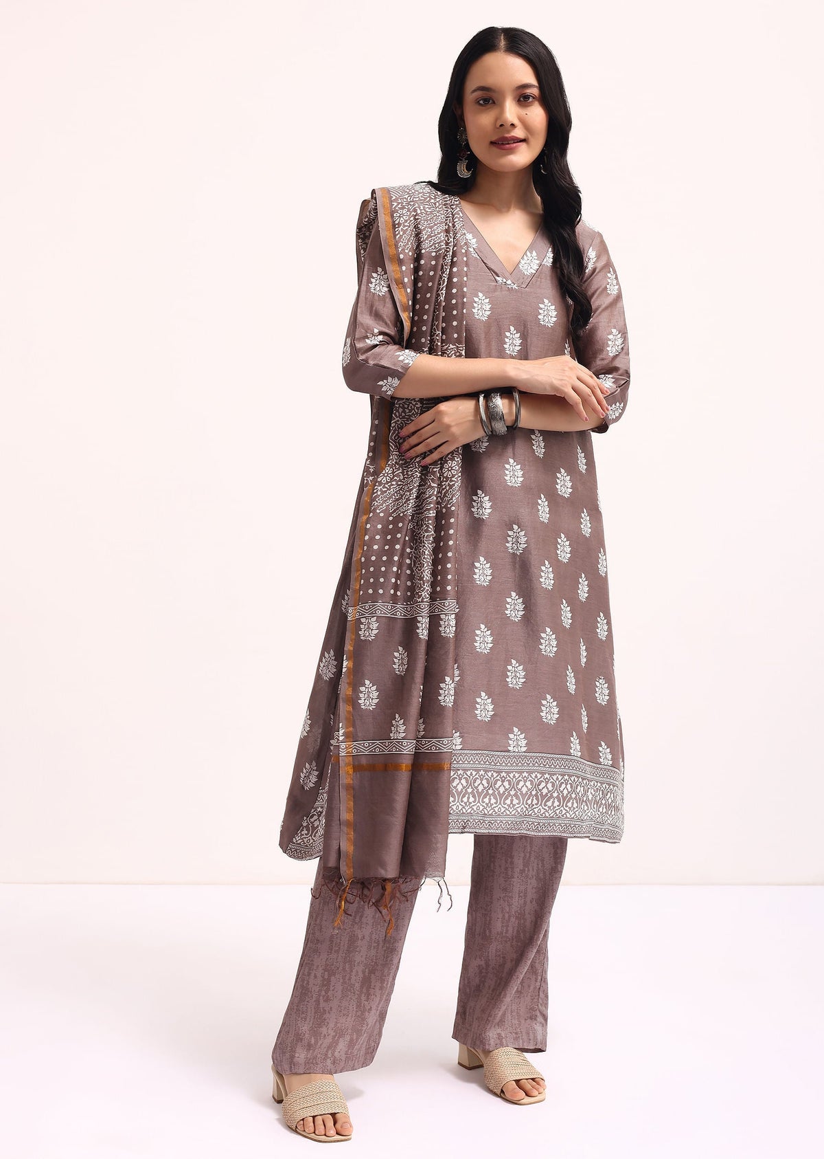 brown_block_printed_chanderi_kurta_set_with_dupatta-sg221578_7_81b7f639-8029-4aae-ba3c-5743d31d7b18.jpg