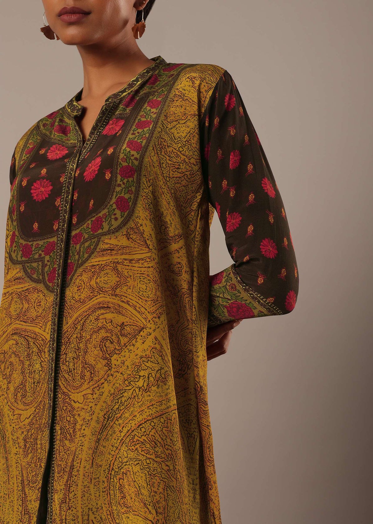 brown_short_kurti_set_with_printed_detail-sg199206_5_157c8636-710e-4bc7-8389-0429149d7ee1.jpg
