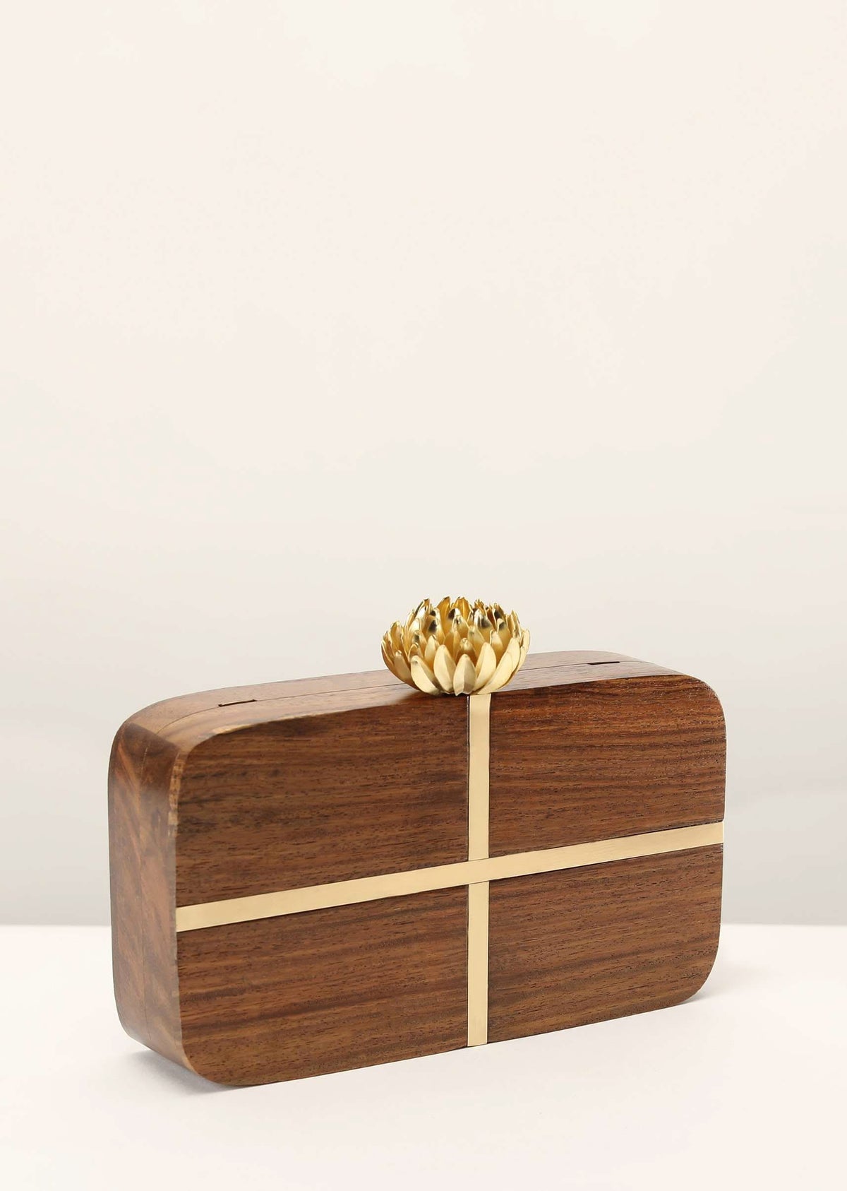 brown_wood_box_clutch_with_rounded_edges_and_metal-m070rsk14cy-sg91347_4_5a979f1d-3d17-4aff-ada4-2d1ecfb043f1.jpg