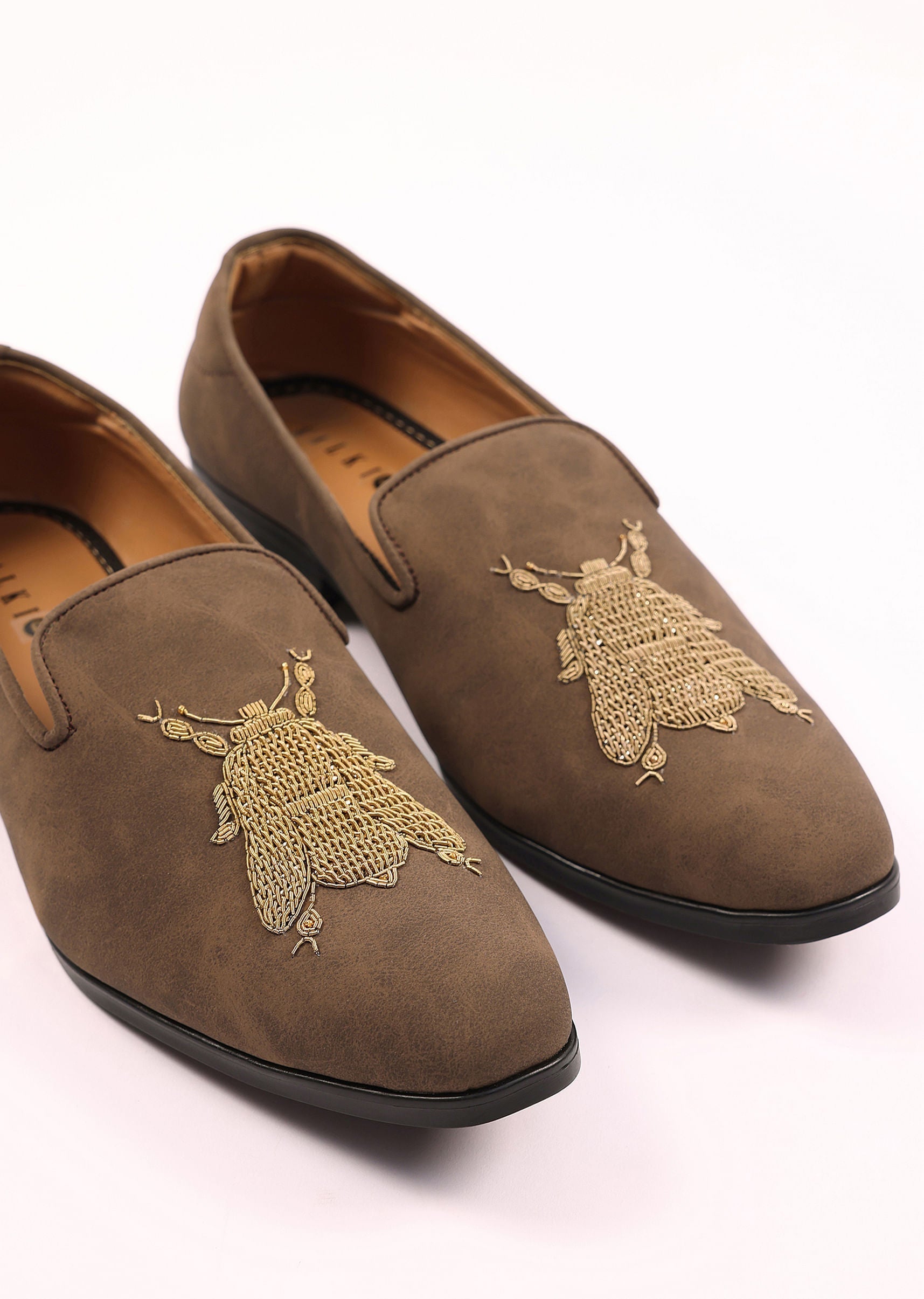 brown_zardosi_embroidered_jutti-sg250486_7_bd01b2d8-7280-4700-b258-9f284eb8d779.jpg