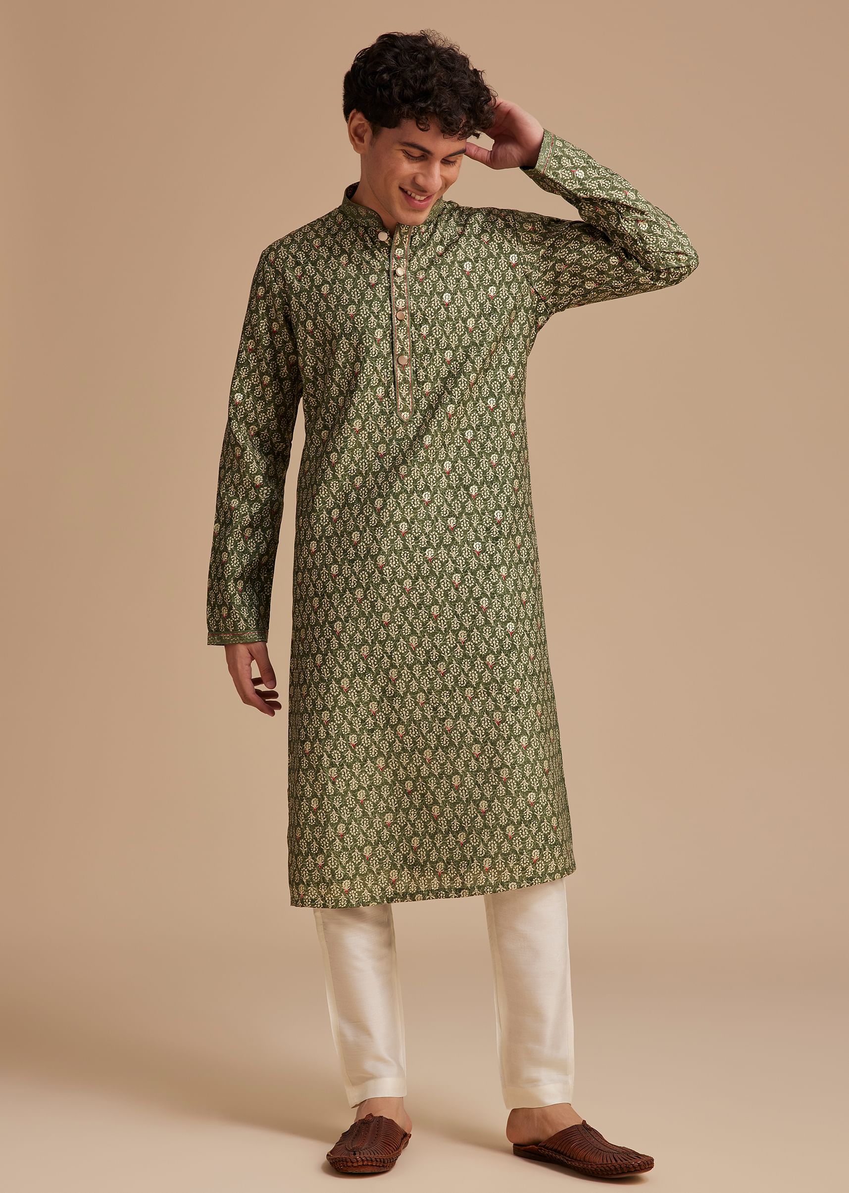 buy-green-muslin-mughal-printed-kurta-set-sg303334-4_b4b217d8-812a-4f8c-a4f5-40c9a9b596f1.jpg