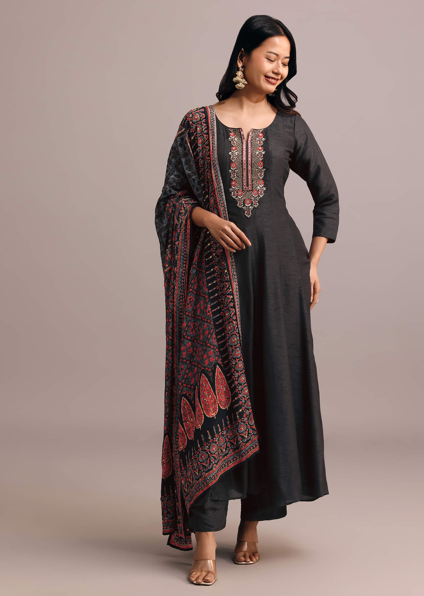 charcoal_grey_embroidered_kurti_set-sg272800_9.jpg
