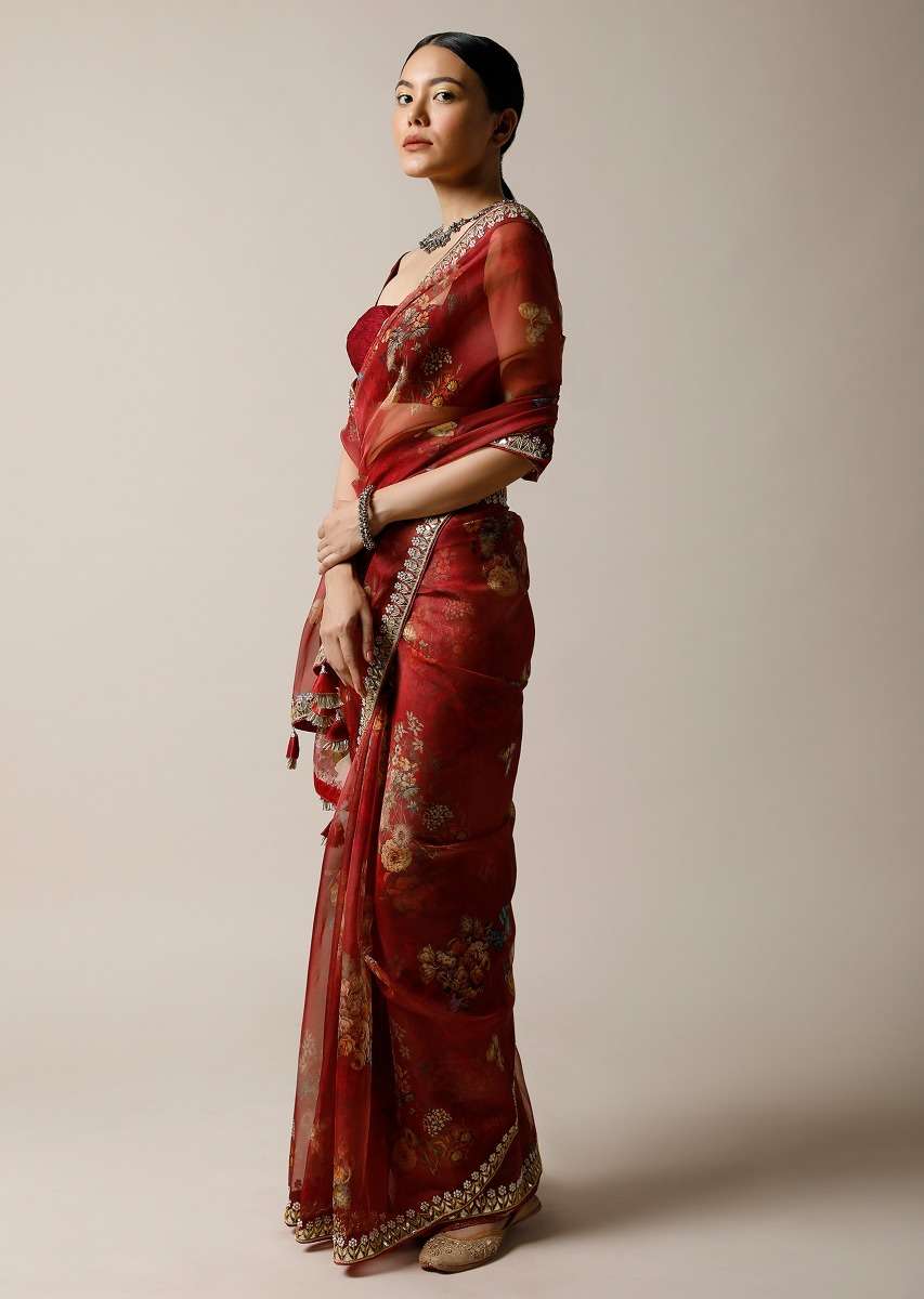 cherry-red-saree-in-organza-with-floral-print-and-gotta-patti-embroidered-border-along-with-unstitched-blouse-online-kalki-fashion-j01933378y-sg54638_5_6901904e-cfeb-4bd8-a1cb-2227669.jpg