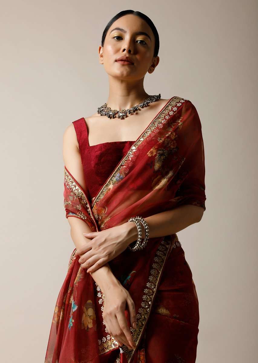 cherry-red-saree-in-organza-with-floral-print-and-gotta-patti-embroidered-border-along-with-unstitched-blouse-online-kalki-fashion-j01933378y-sg54638_6_e63049af-797b-4589-9dda-d33162b.jpg