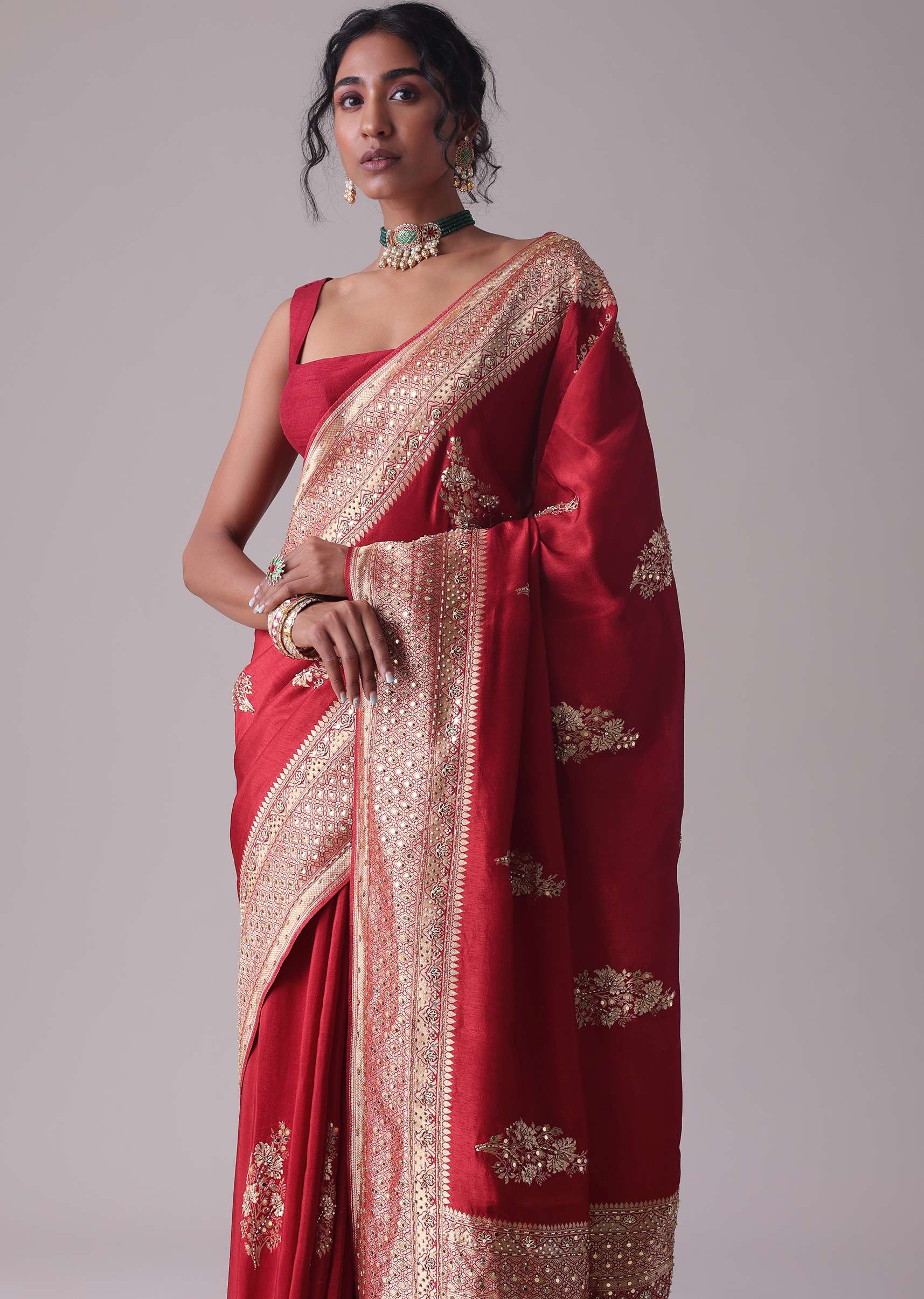 chilli_pepper_red_embroidered_saree-sg128353_5_e41748de-09ef-4baa-a790-8a61fbc083dd.jpg
