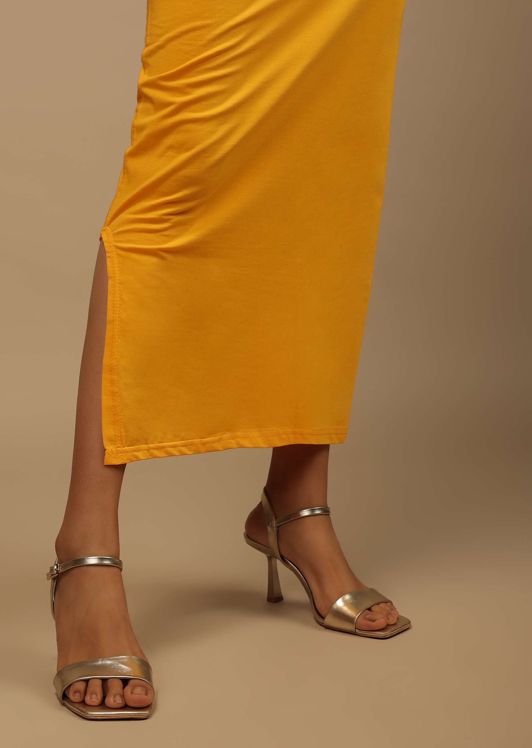 chrome_yellow_shapewear_saree_petticoat_in_cotton_l_1_68150019-9362-45ae-91de-08a67f487b8f.jpg