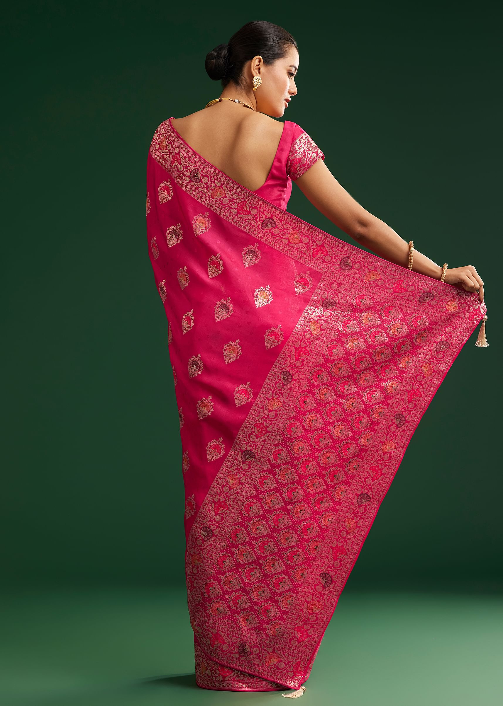 classic-red-dola-silk-saree-with-zari-detailing-sg292397-6_6d6f18f3-46e1-4b28-9ea5-1f9969d2de5f.jpg