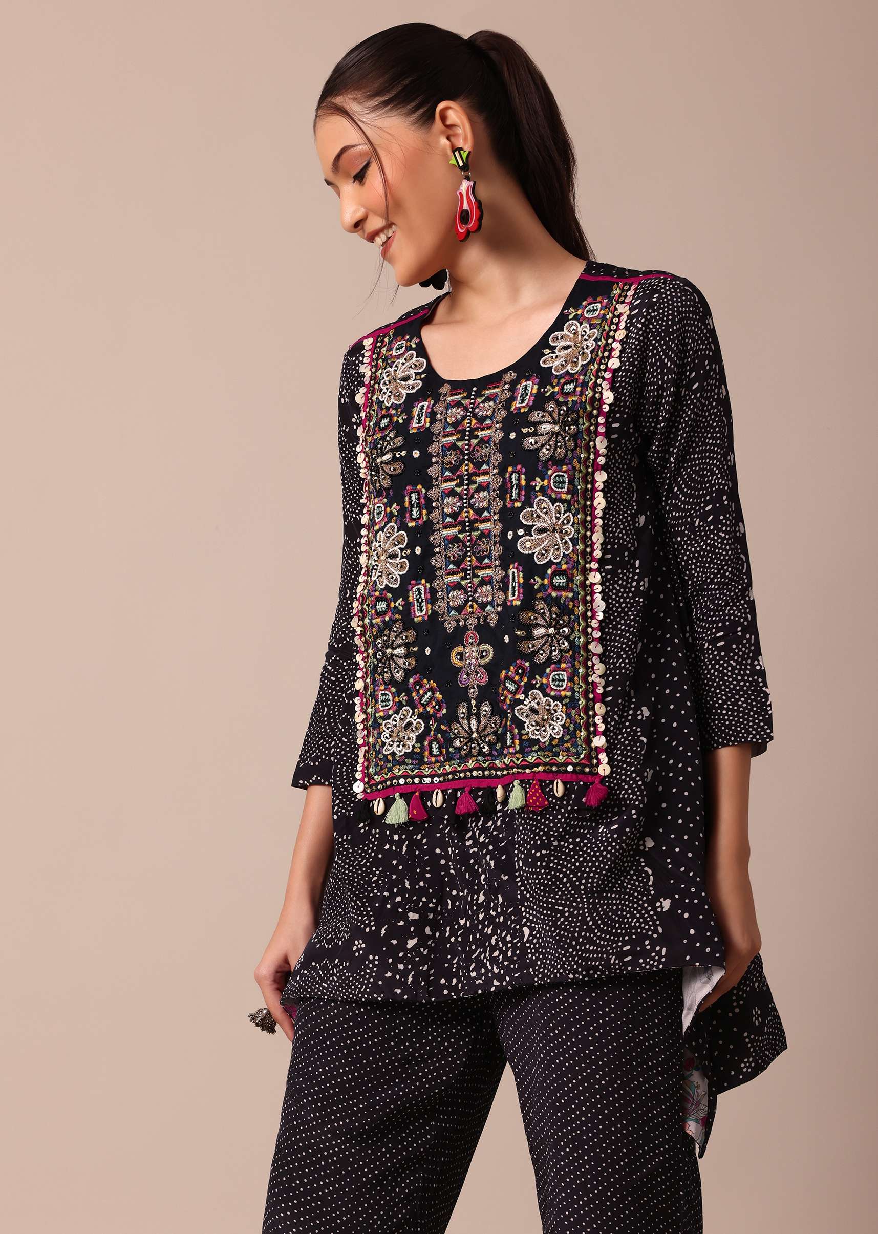 classic_black_silk_printed_embroidery_kurta_pant_set-sg216646_6_79be01ce-6721-4c83-9922-08bc51e6b31a.jpg