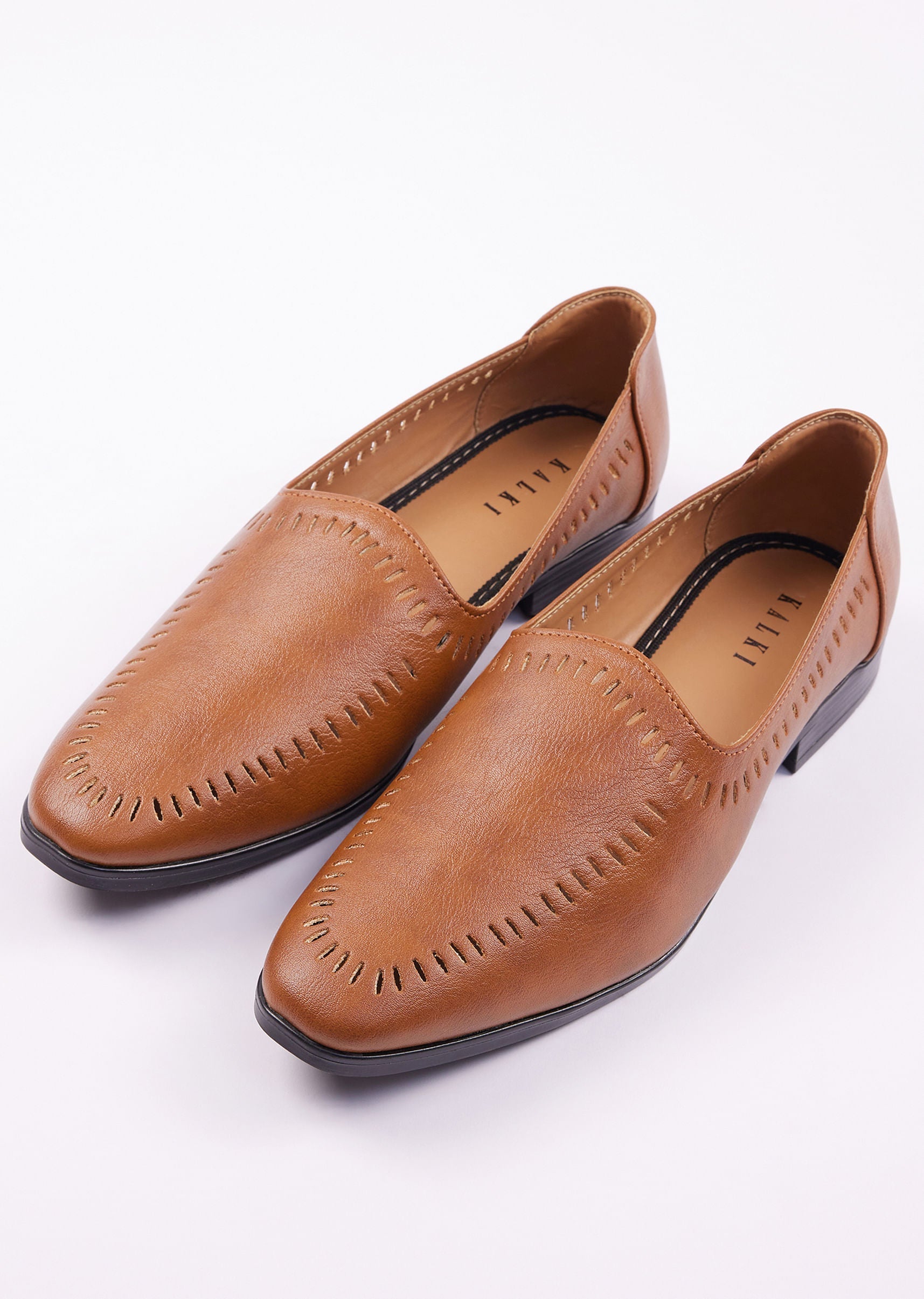 classic_brown_ethnic_juttis_for_men-sg250277_4_d6eb9c95-627a-4bb7-abfa-8914fd174849.jpg
