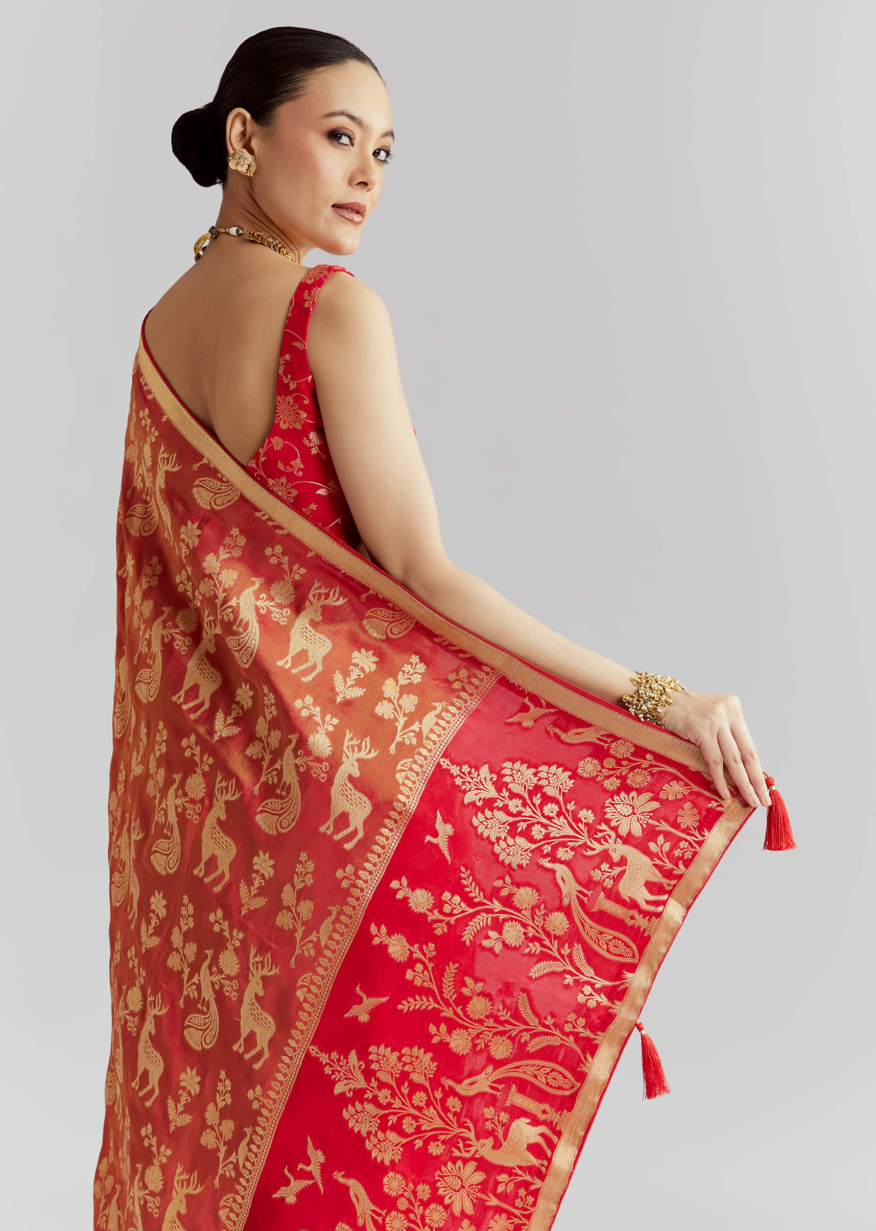 coral-red-silk-woven-saree-with-zari-work-sg350481-6.jpg