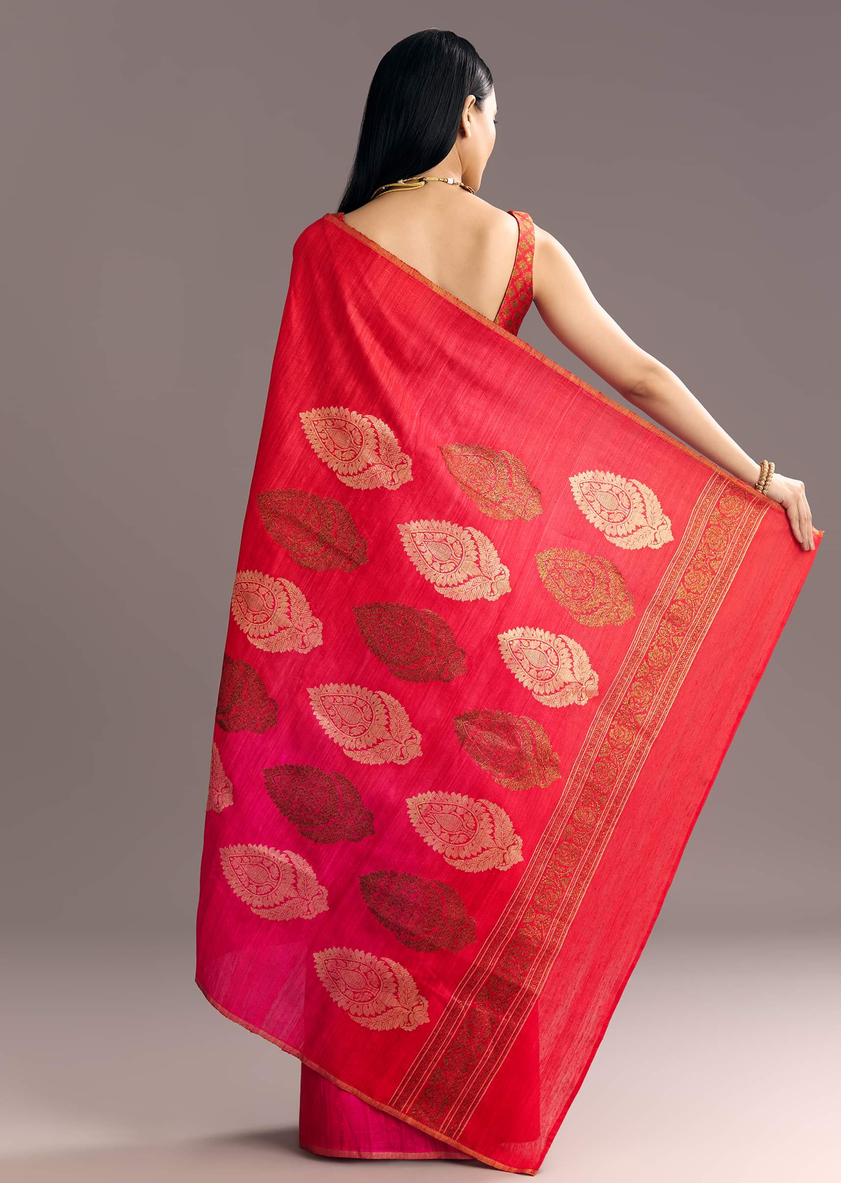 corel-red-kora-silk-handloom-saree-with-woven-traditional-motif-sg277884-4_064bc6aa-60c3-4d0b-b950-fd314c3b4f97.jpg