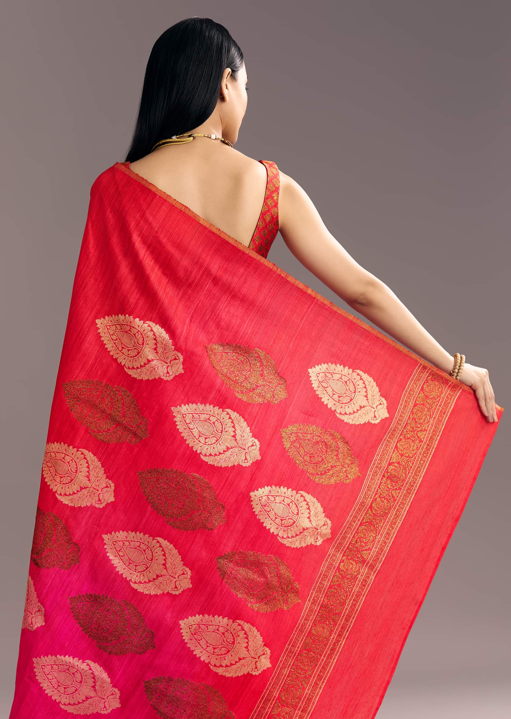 corel-red-kora-silk-handloom-saree-with-woven-traditional-motif-sg277884-6_68e70fac-2f52-416d-99b3-3852b87b8256.jpg