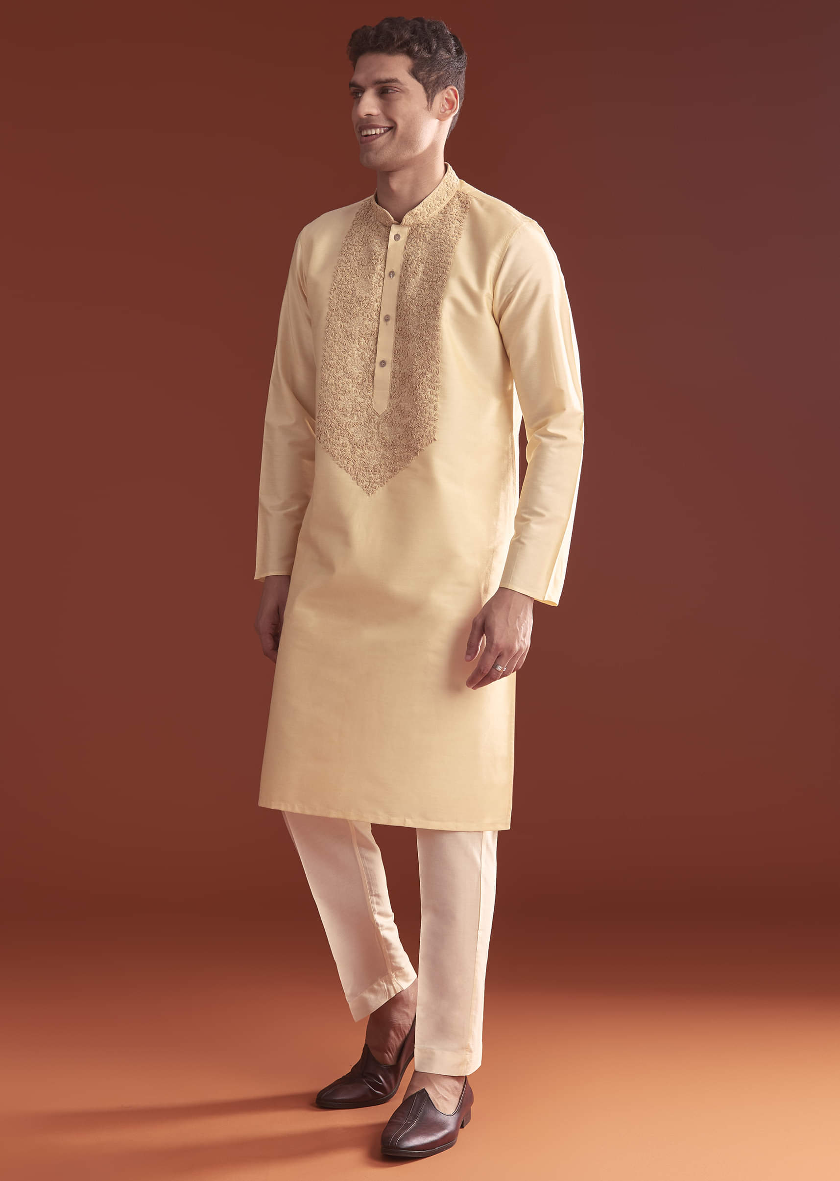 cream-banarasi-silk-kurta-set-for-men-with-kashmiri-work-sg325944-2.jpg