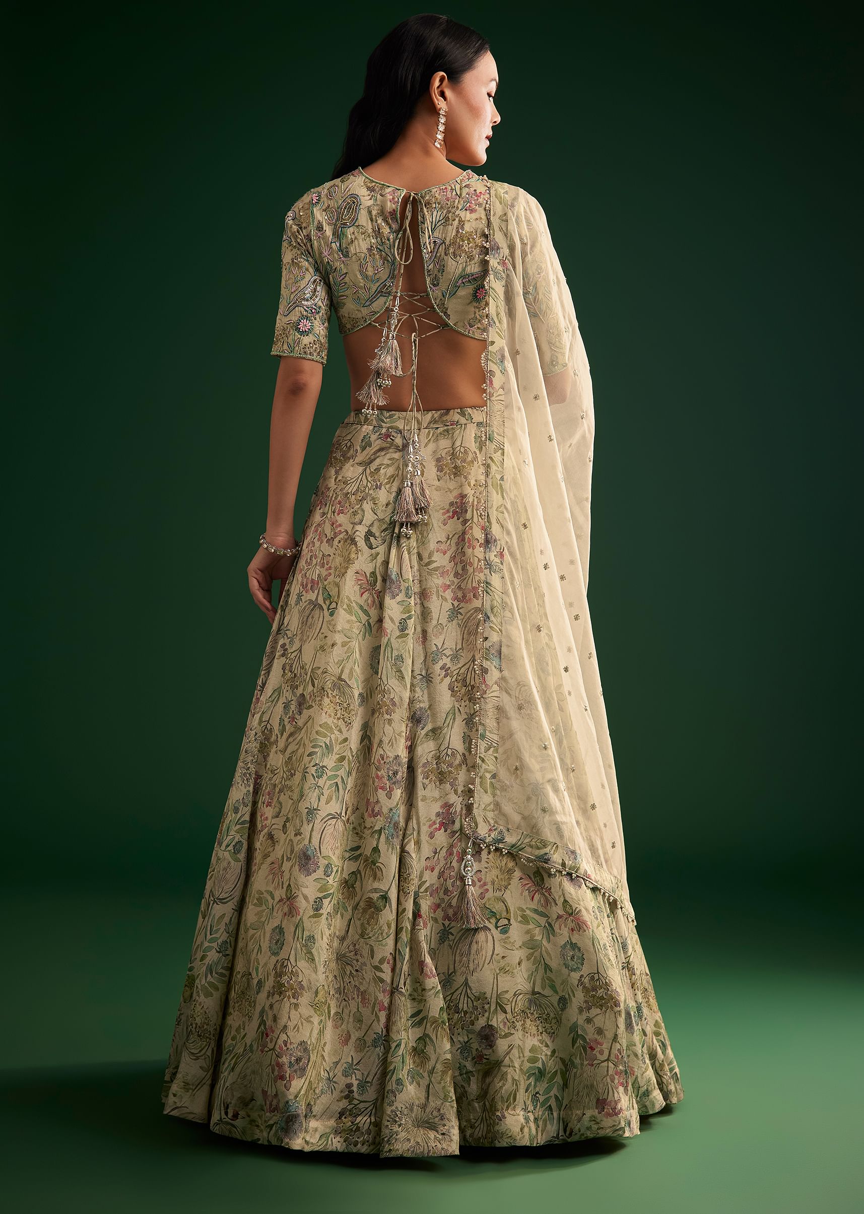 cream-floral-lehenga-choli-with-organza-dupatta-sg302137-6_322347f6-2216-45b2-ad3e-c6d918e46aeb.jpg