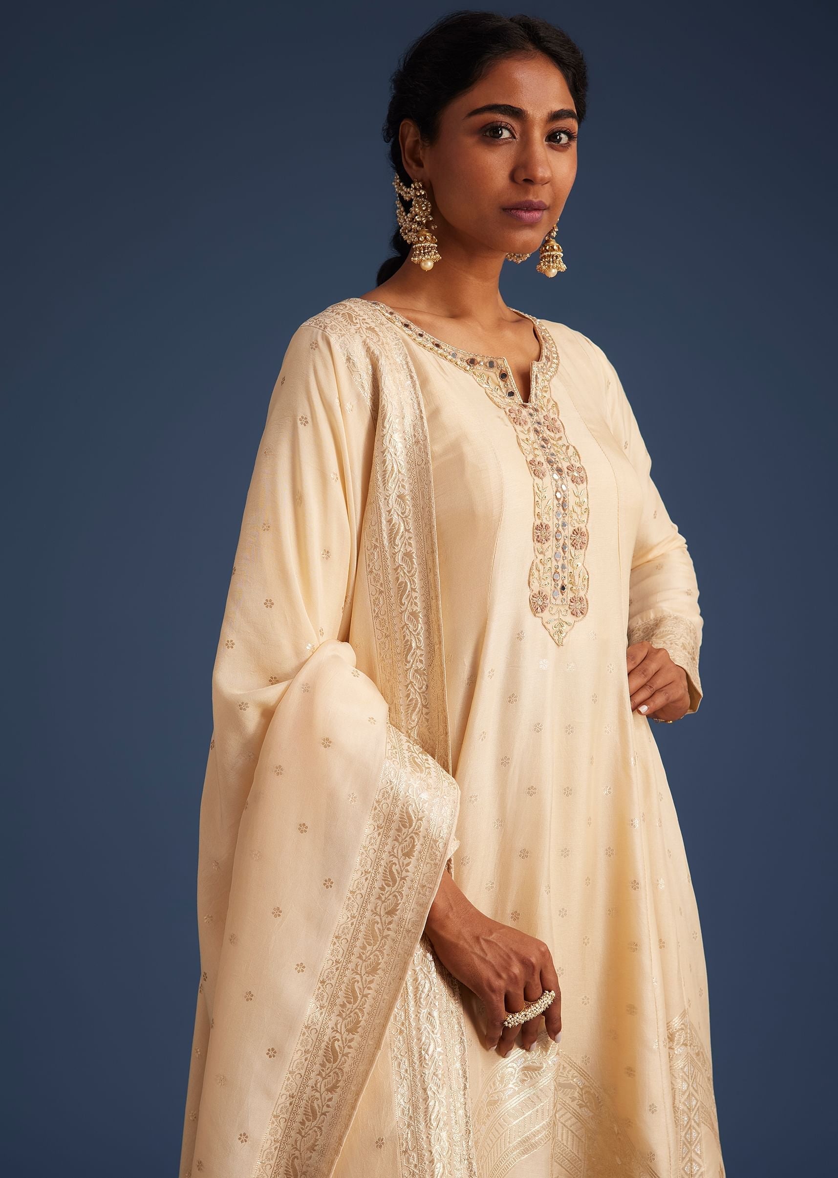cream-jacquard-kurta-set-with-banarasi-silk-dupatta-sg304975-2_cc62ef1e-965f-4ddd-b972-227a3aa1f4c7.jpg