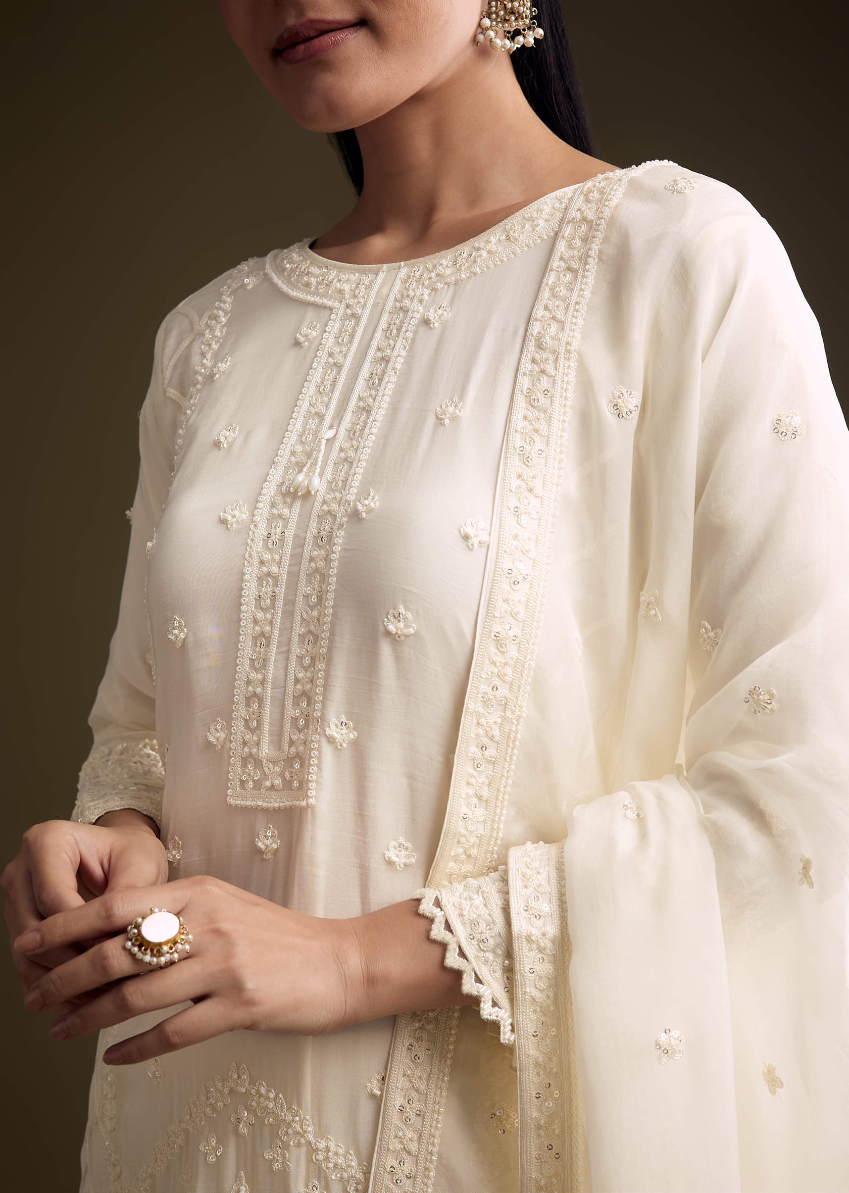 cream-organza-kurta-set-with-resham-and-moti-embroidery-sg340635-3.jpg