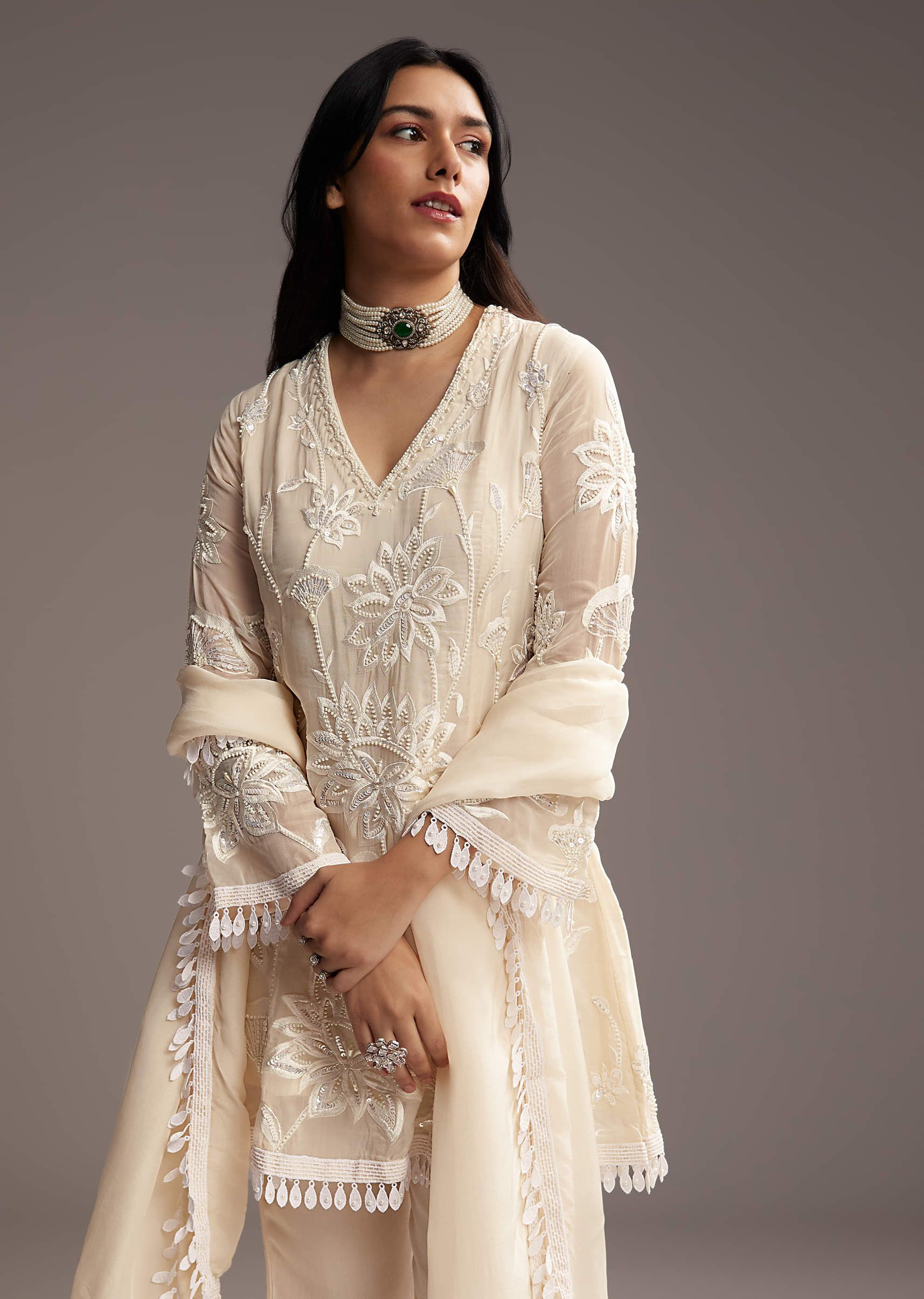 cream-white-organza-kurta-set-with-resham-work-sg326338-3.jpg