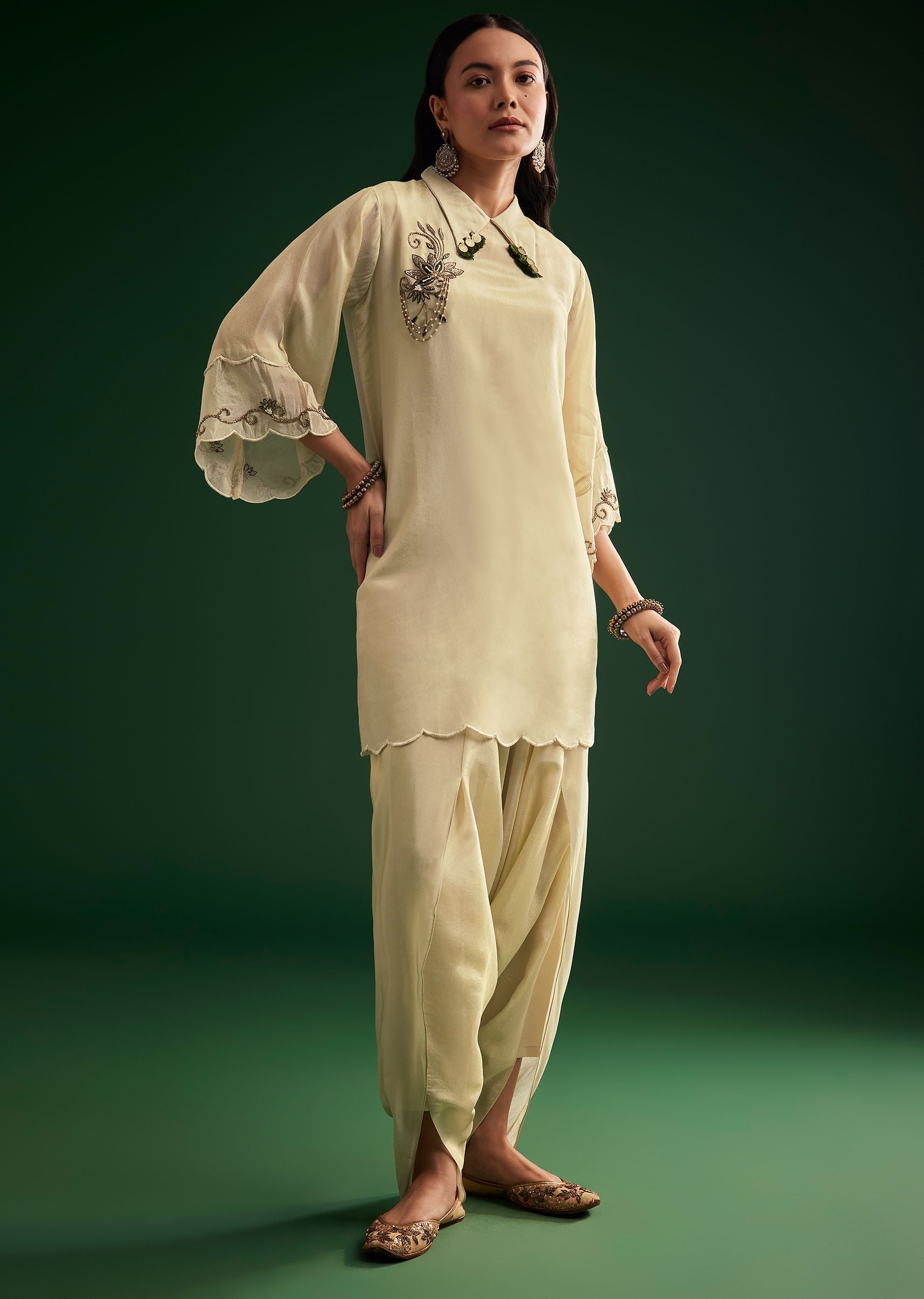 cream-white-tissue-kurta-dhoti-with-dupatta-and-belt-sg304347-6_4d48ae27-6265-449f-b890-c7114e0f4d3a.jpg