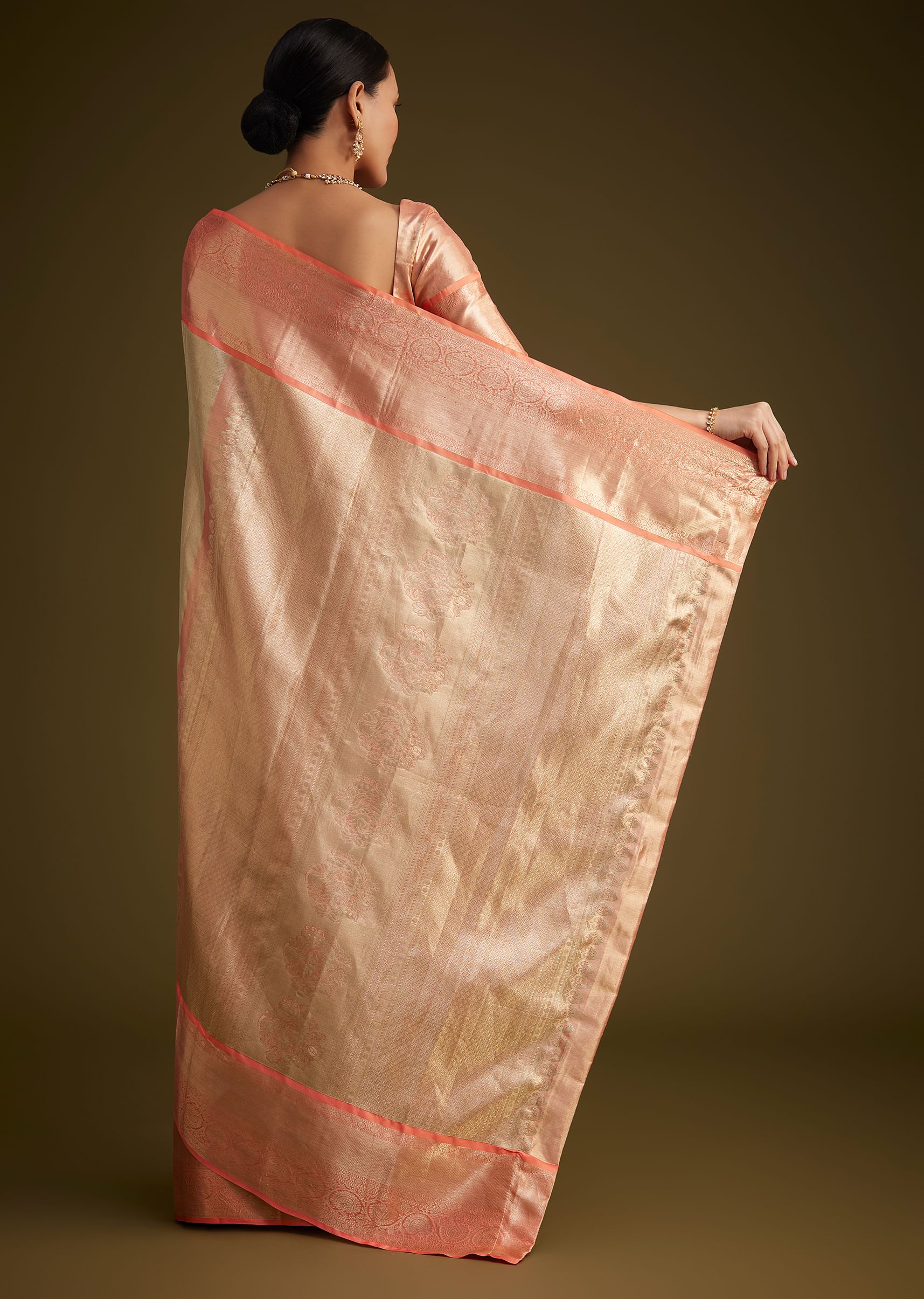 cream_kanjivaram_silk_saree_with_contrast_border_and_pallu-sg291502_4_5586fe37-4b3d-4108-a3b1-5925740b6ee9.jpg