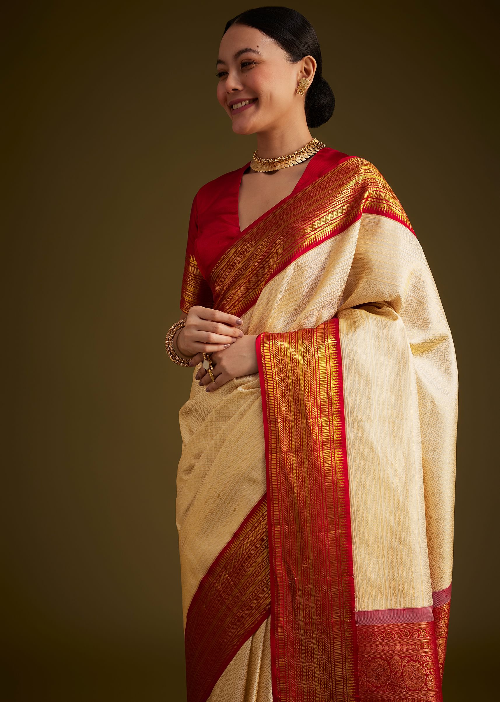 cream_kanjivaram_silk_saree_with_contrast_border_and_pallu-sg292258_6_2491f8a9-263a-4ee8-bf39-2d3d555c8ca3.jpg