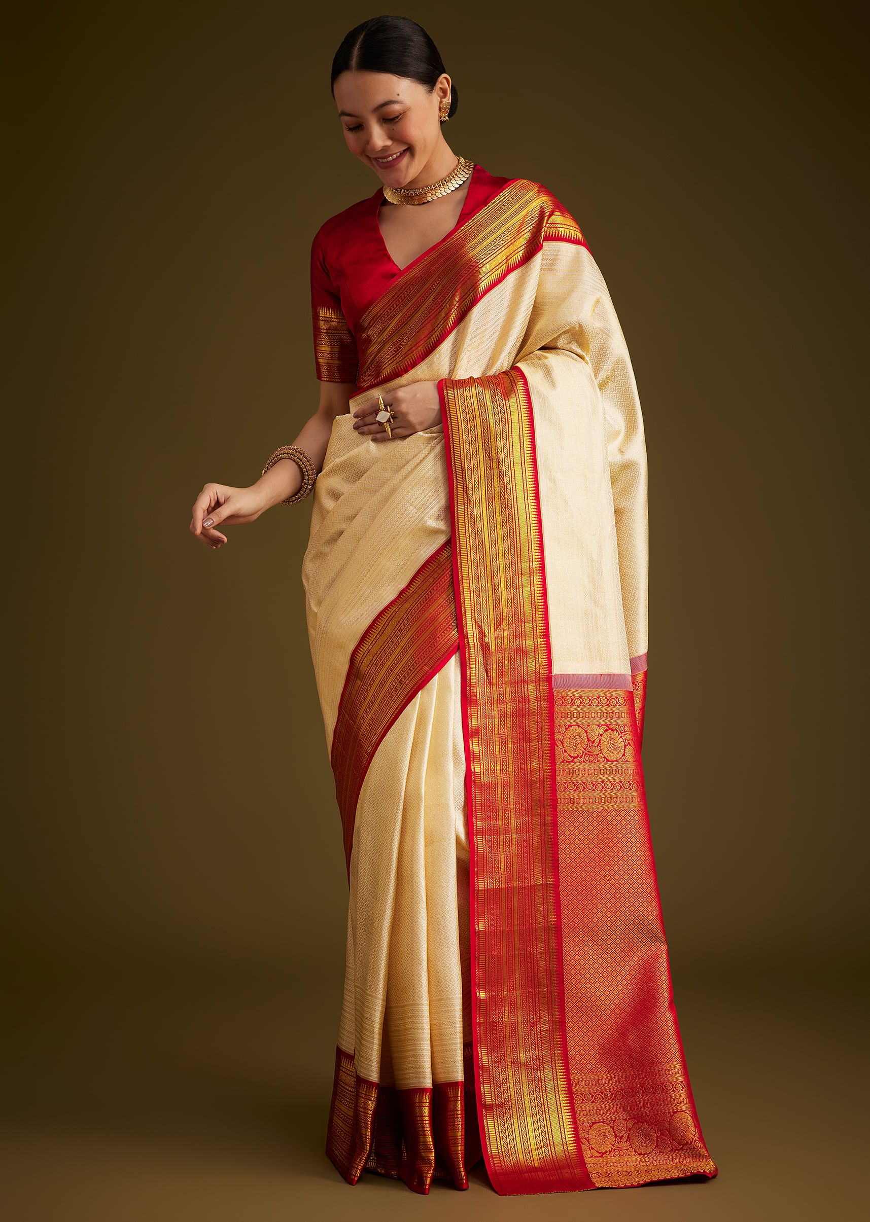 cream_kanjivaram_silk_saree_with_contrast_border_and_pallu-sg292258_9_c1b36c2e-7711-446e-b82e-0821c30c708b.jpg