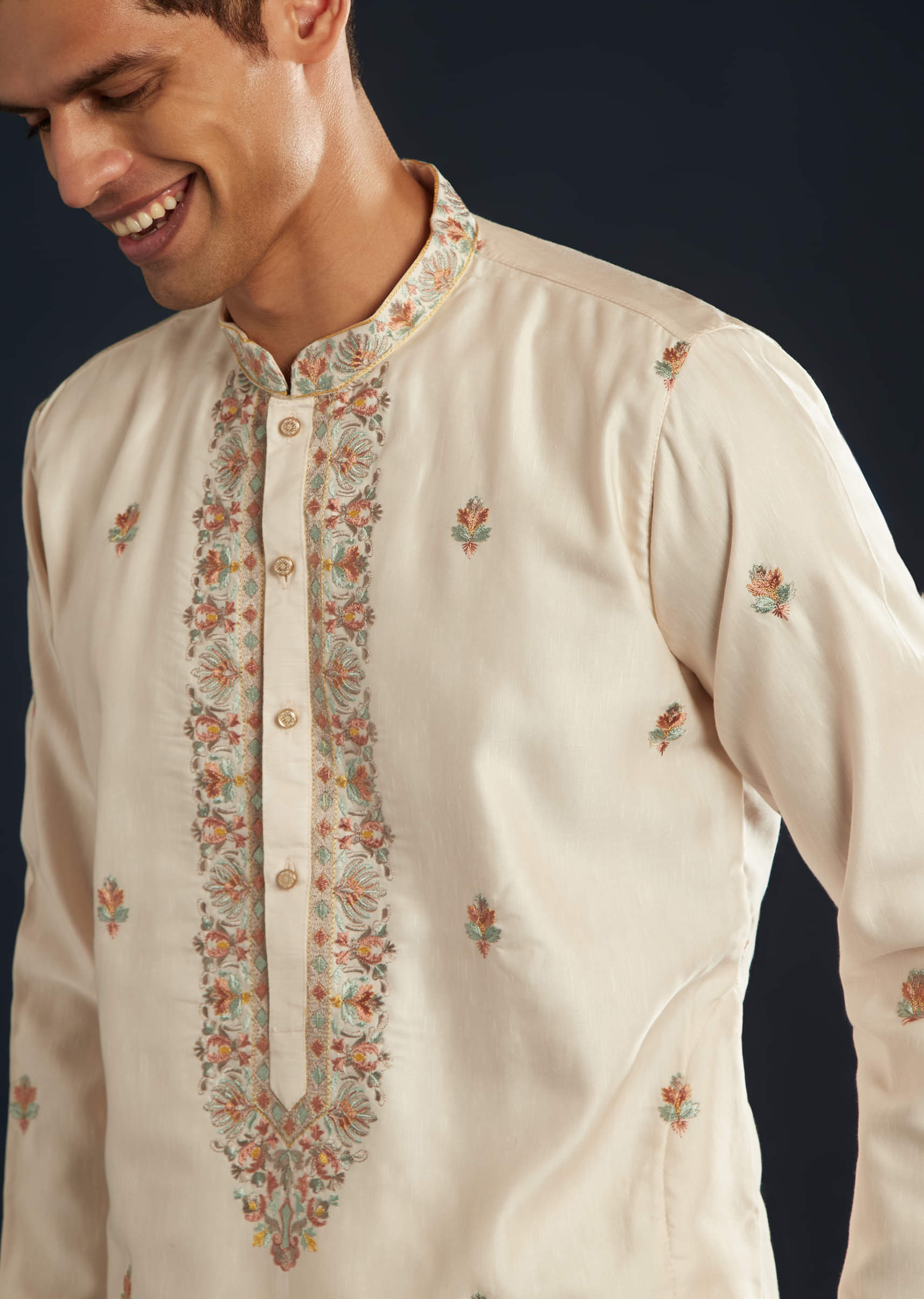cream_kurta_set_with_kashmiri_printed-sg364069-1-nosto_3.jpg