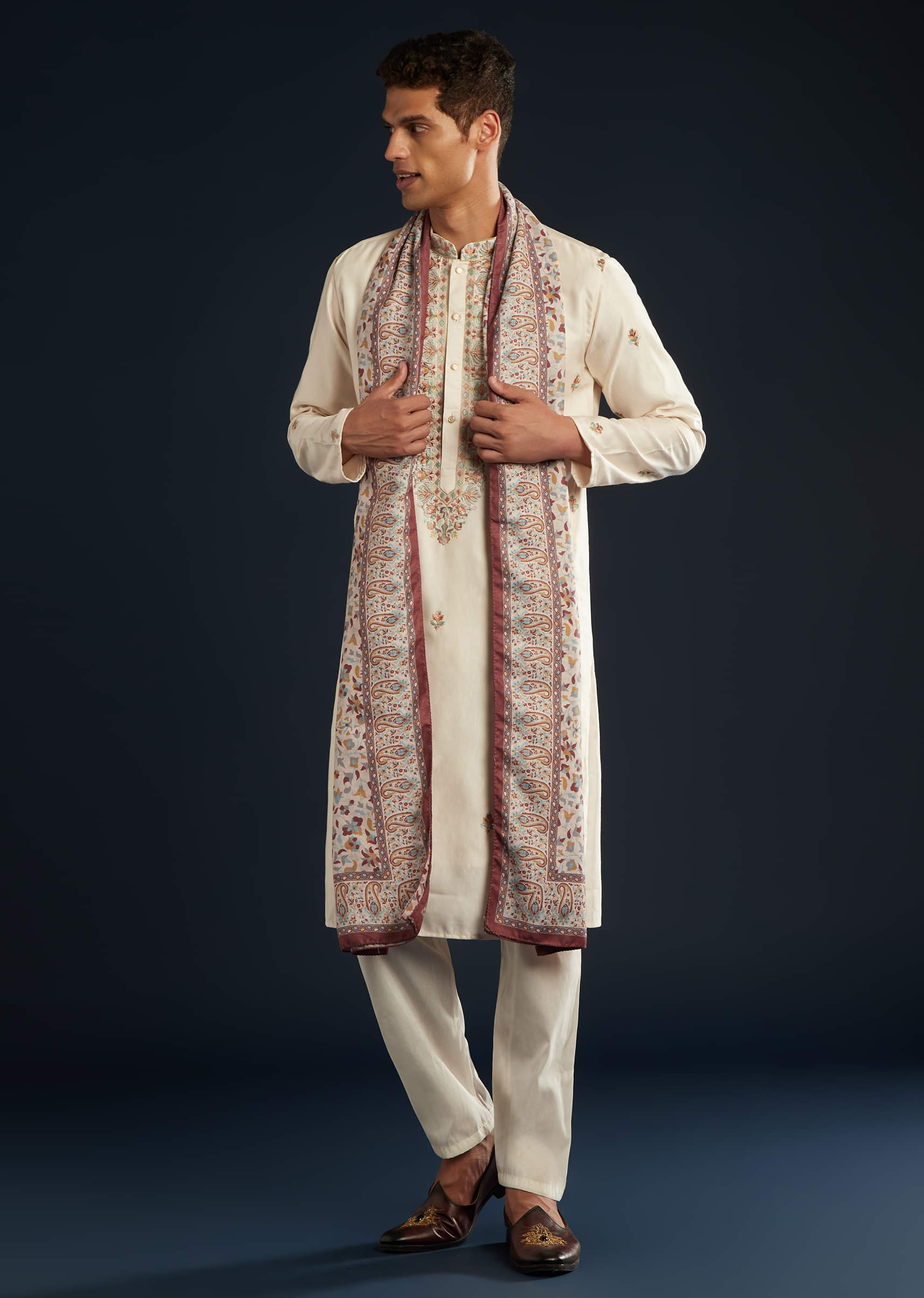 cream_kurta_set_with_kashmiri_printed-sg364069-1-nosto_4.jpg