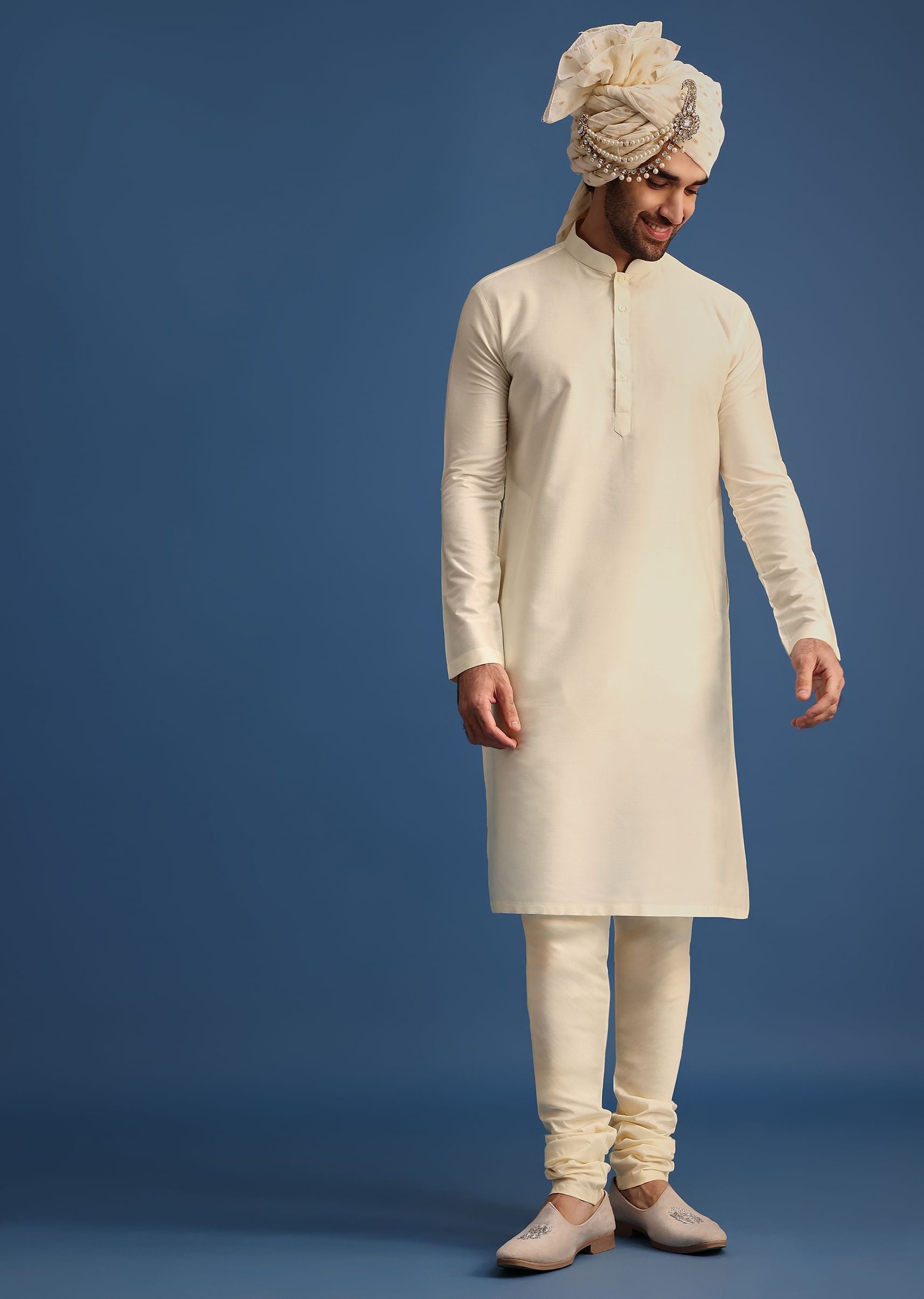 cream_silk_sherwani_suit_with_hand_work-sg252263_8_b7fb4f8e-032d-490e-be44-40d816a6ae5a.jpg