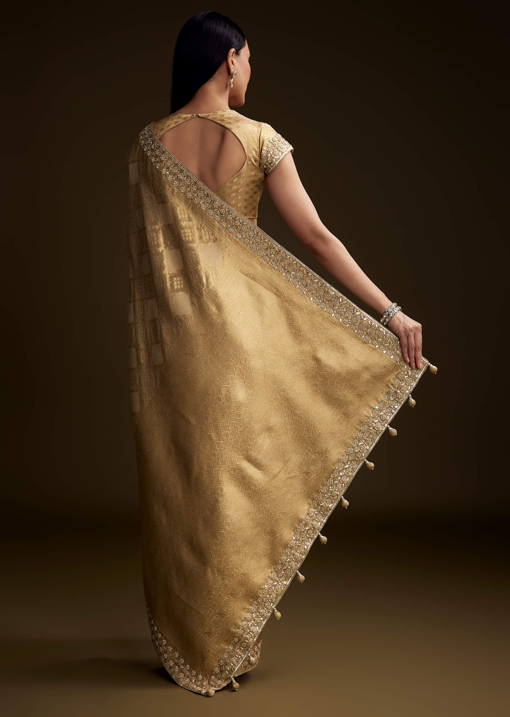 cream_tissue_brocade_saree_with_gotapatti_and_moti-sg316233-9_6.jpg