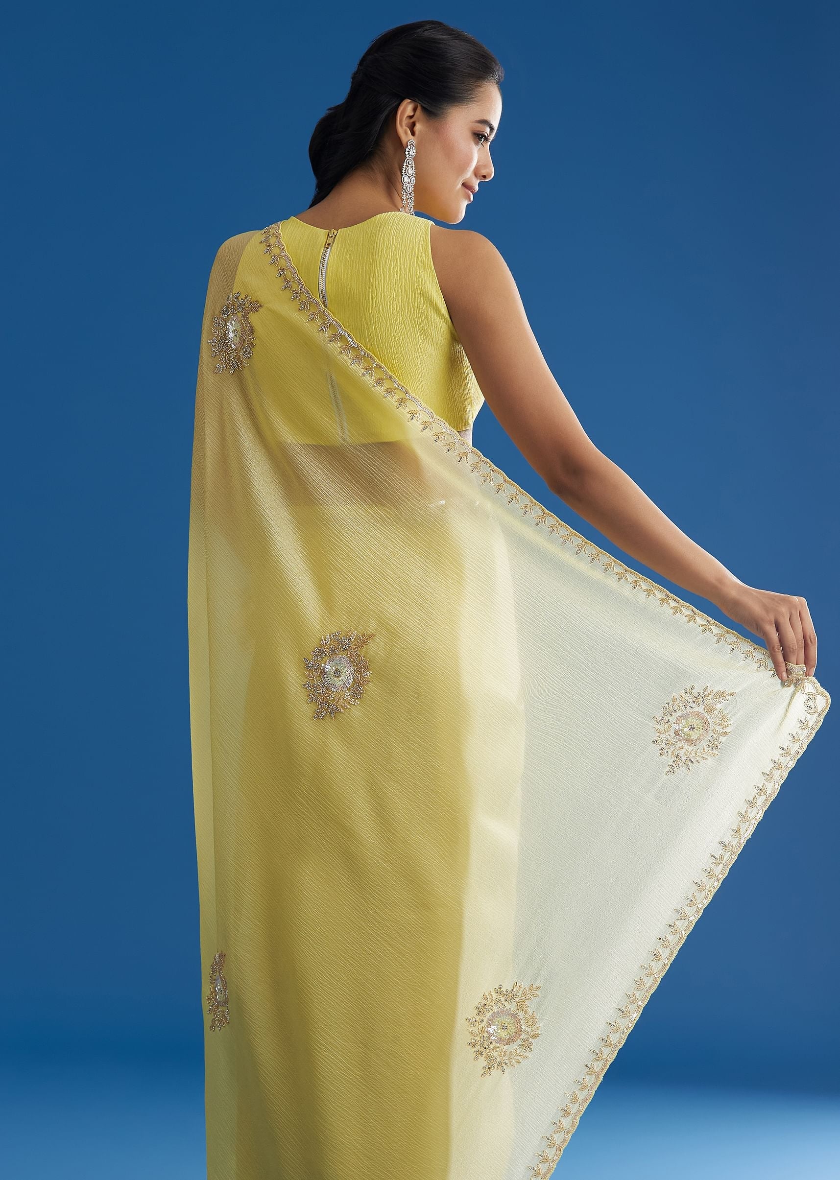 crushed-tissue-saree-with-cutdana-and-sequins-embroidered-scallop-border-sg296093-4_8fff18bf-7bf1-4373-8b8a-569b91fa7827.jpg