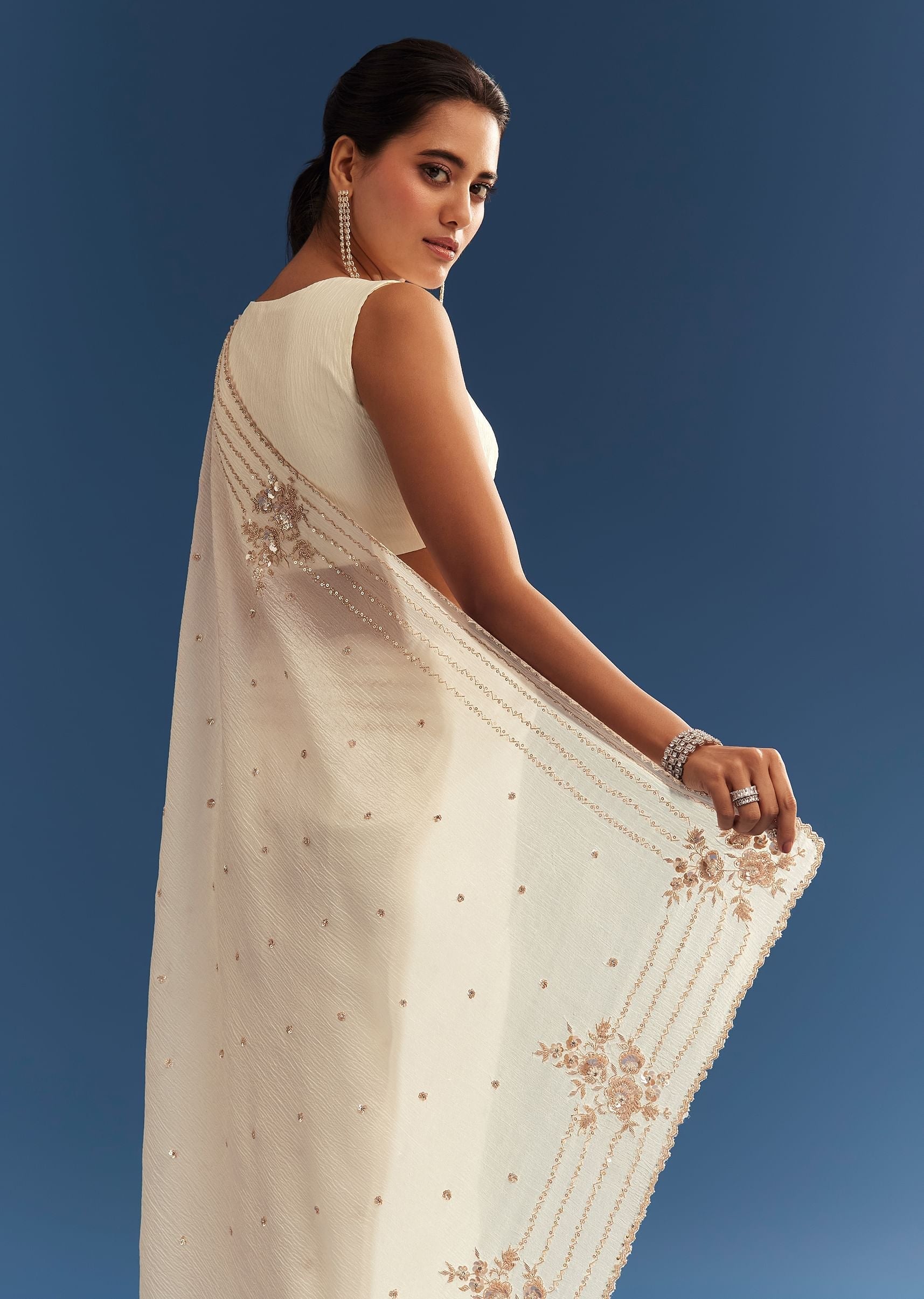 crushed-tissue-saree-with-cutdana-and-sequins-embroidery-sg284510-4_1_a83297e4-d354-406c-9e73-5e9a019e2ead.jpg