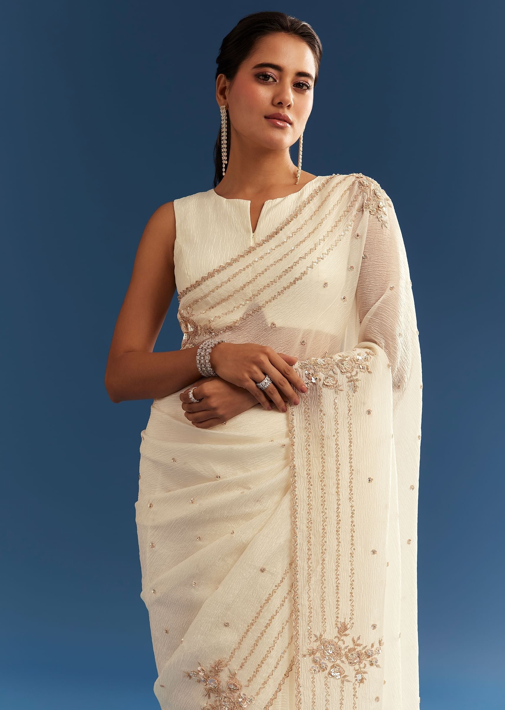 crushed-tissue-saree-with-cutdana-and-sequins-embroidery-sg284510-5_1_257455b2-3f19-45bb-9ab0-73cc1b94567a.jpg