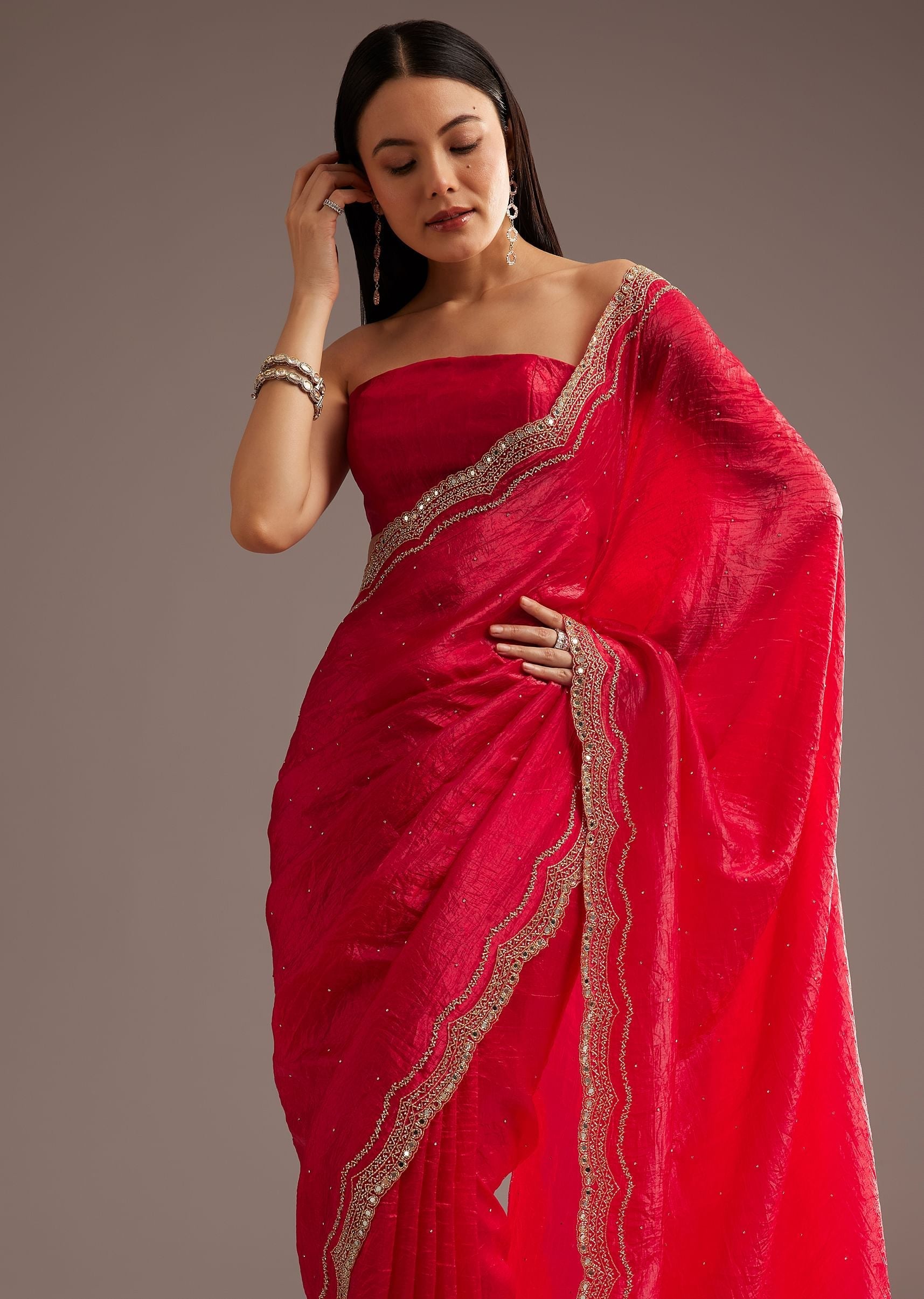crushed-tissue-silk-saree-with-cutdana-scallop-border-sg285417-1_7adadaa0-94c2-4519-aa4d-6040ee085af5.jpg