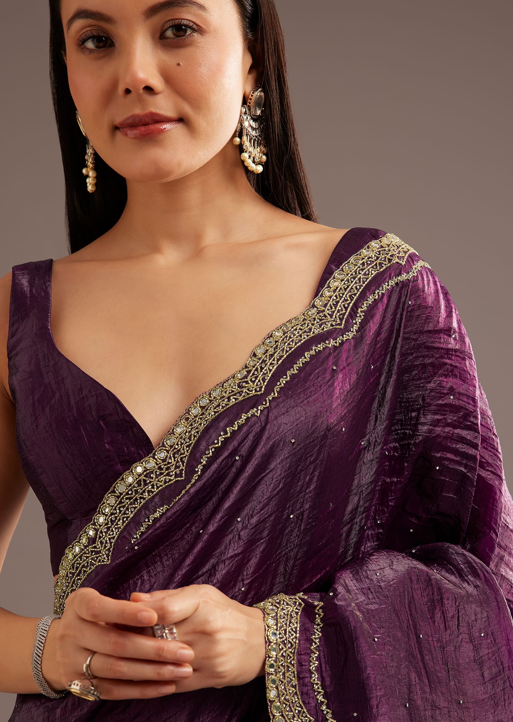 crushed-tissue-silk-saree-with-cutdana-scallop-border-sg285419-3_5a3893c0-acfd-4c18-a945-0b181912a709.jpg