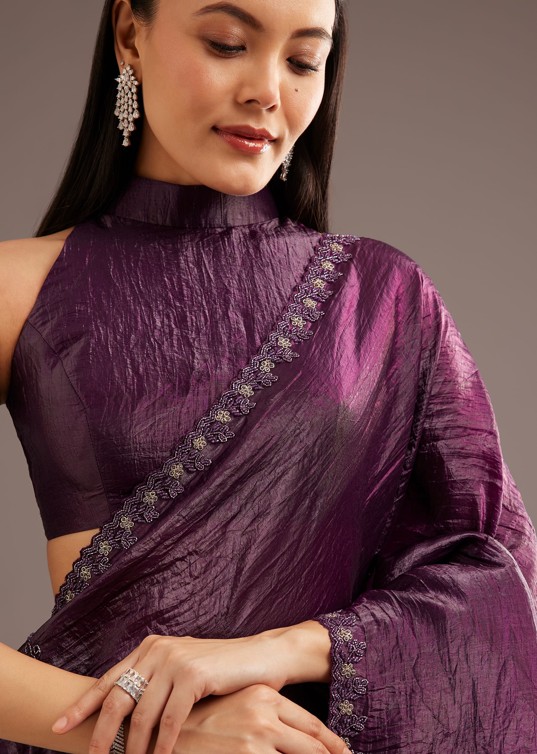 crushed-tissue-silk-saree-with-cutdana-scallop-border-sg285439-5_a132c2fc-5da5-4abd-bf8d-35187ef408f9.jpg