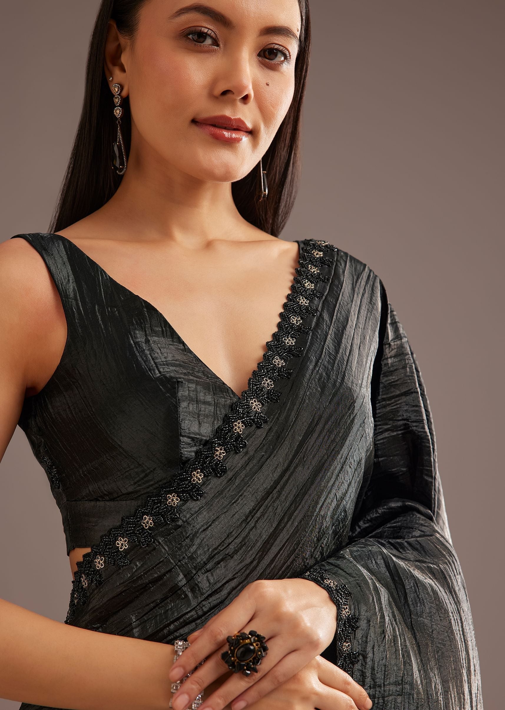 crushed-tissue-silk-saree-with-cutdana-scallop-border-sg285440-3_1.jpg