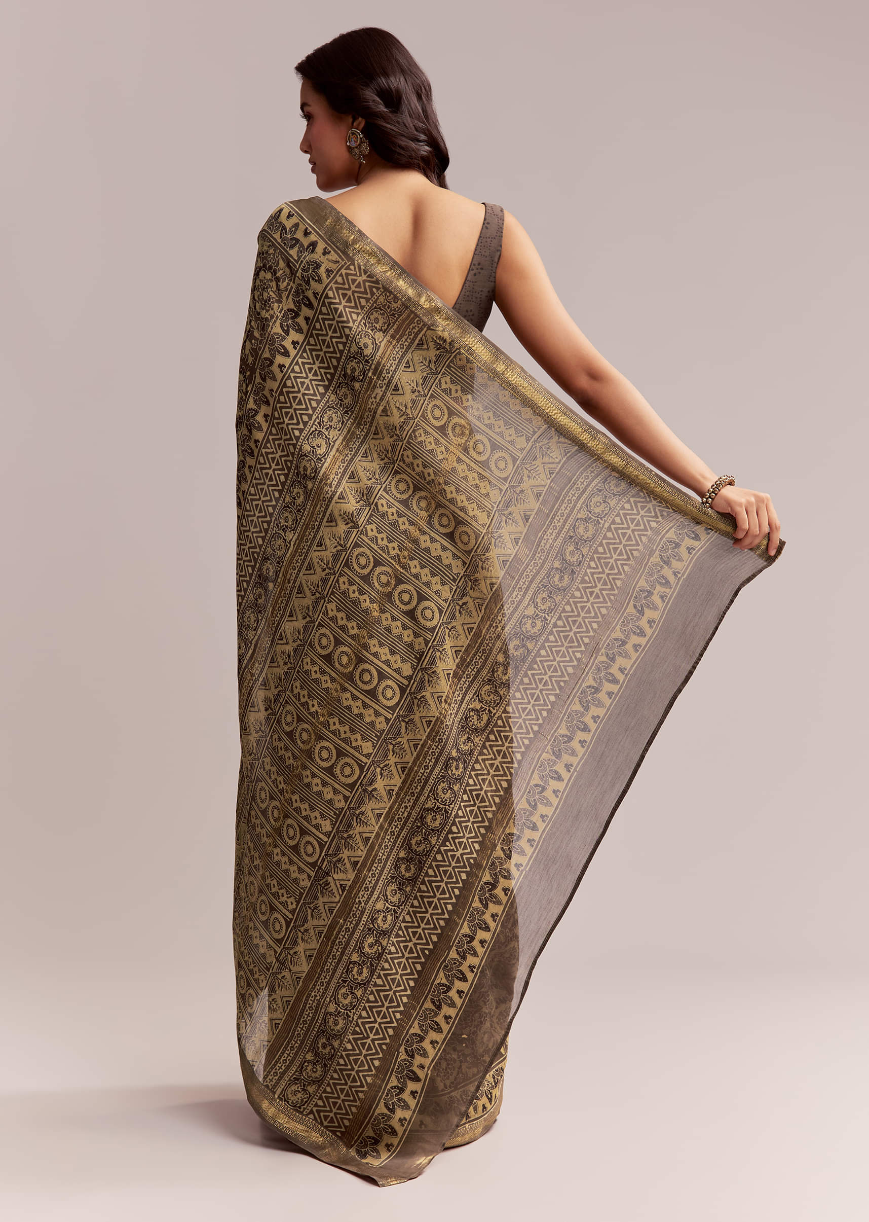 dark-beige-linen-printed-saree-with-authentic-floral-ajrakh-print-sg311995-4.jpg