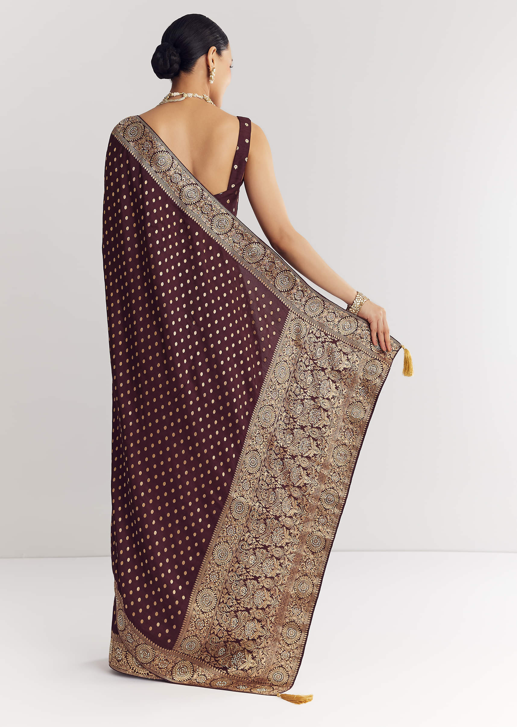 dark-brown-dola-silk-saree-with-floral-and-butti-work-sg311919-4_415181b1-60cd-47a9-97a4-4cebe52bb590.jpg