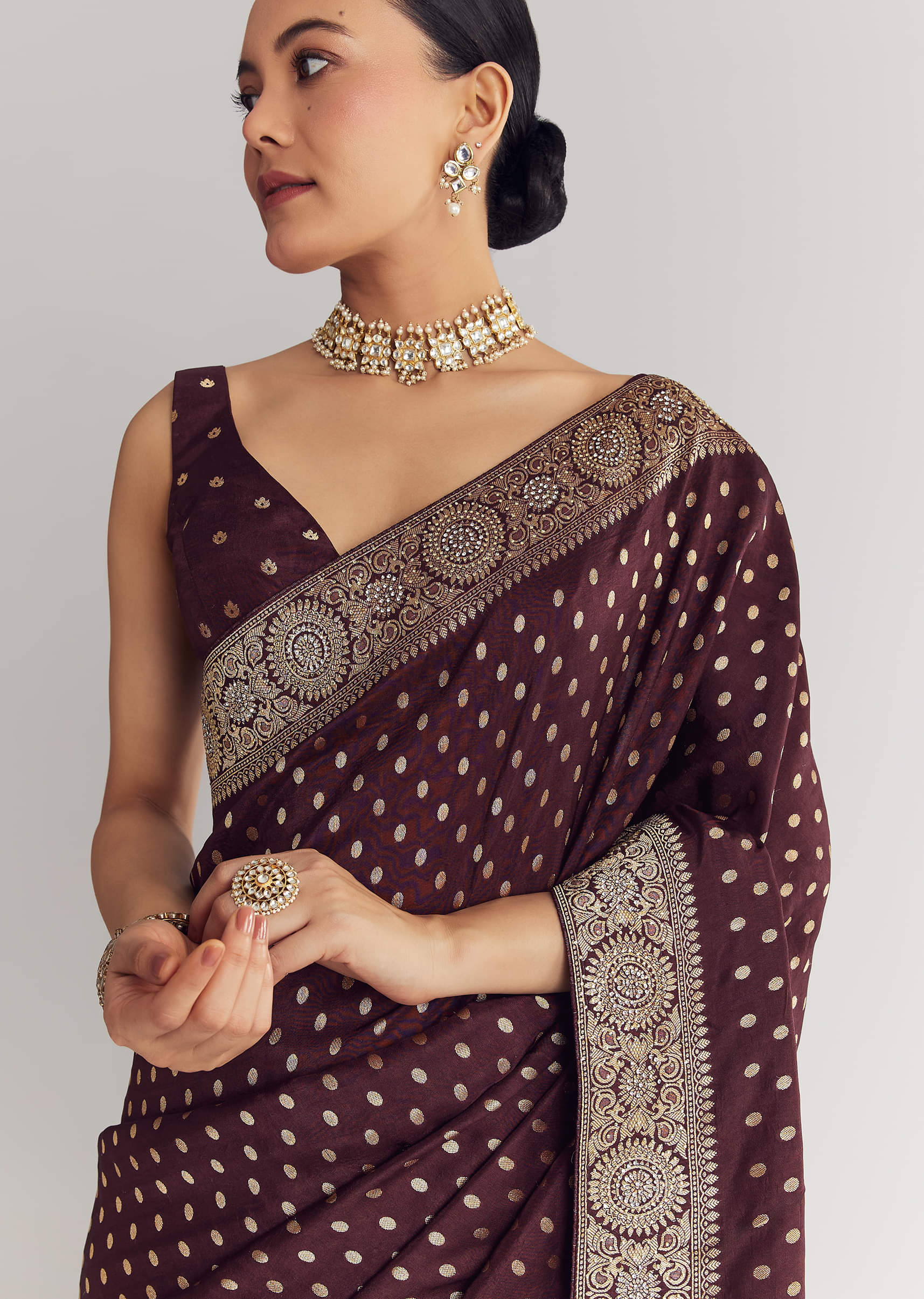 dark-brown-dola-silk-saree-with-floral-and-butti-work-sg311919-5_2cfad8b2-6f06-4d3a-8cf9-900318fcaa44.jpg
