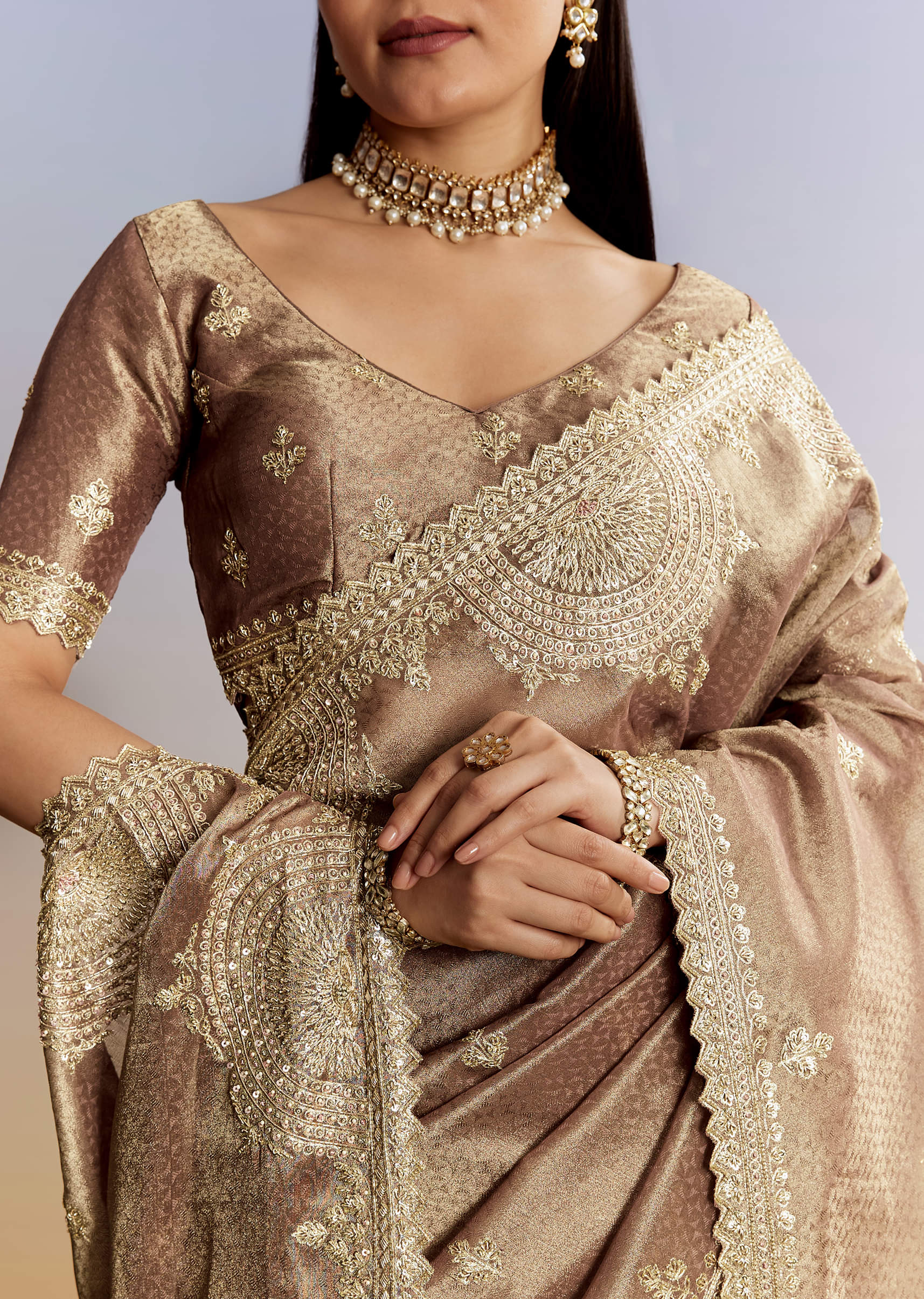 dark-brown-jacquard-tissue-saree-with-zigzag-zardosi-border-sg319492-2_deba5c35-d782-43a4-ab82-4018dba57286.jpg