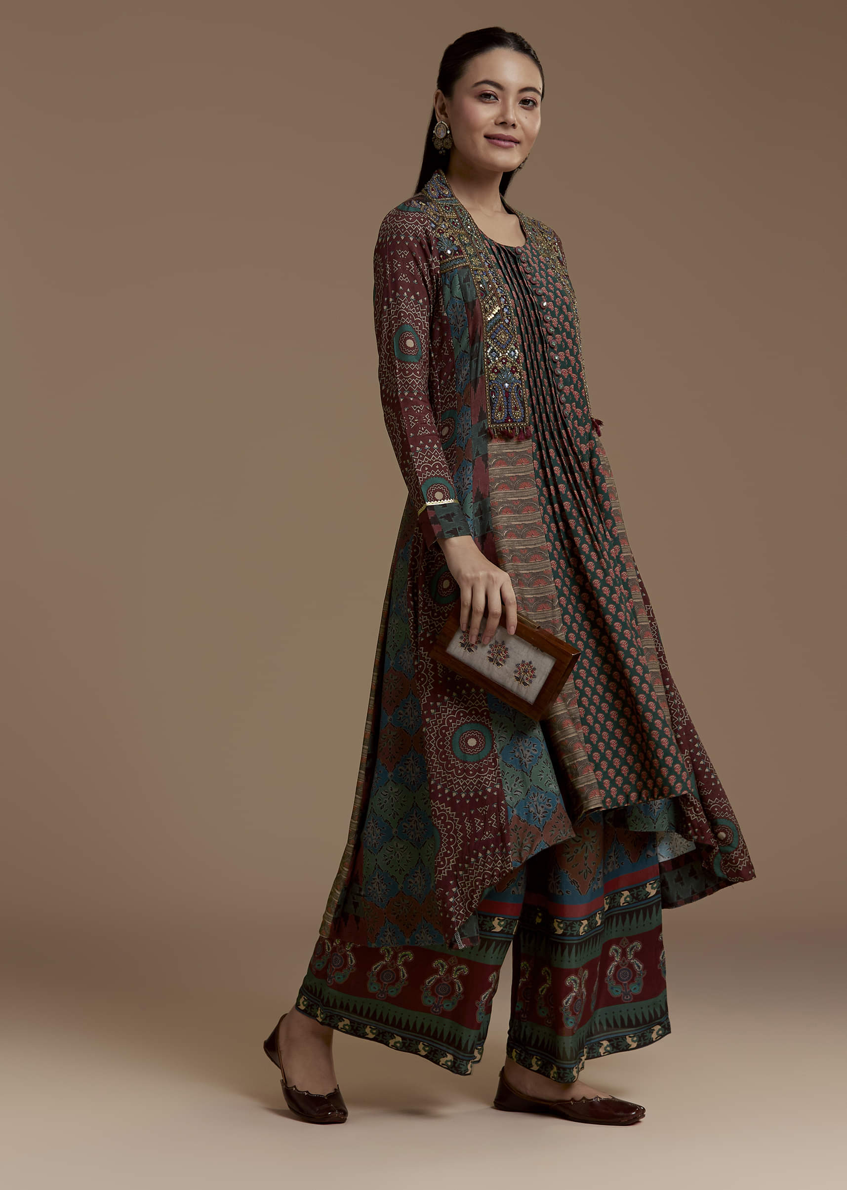 dark-green-indie-print-muslin-kurta-set-with-thread-work-sg344925-1_3a6a560c-fafa-4c79-a666-92a698998d19.jpg