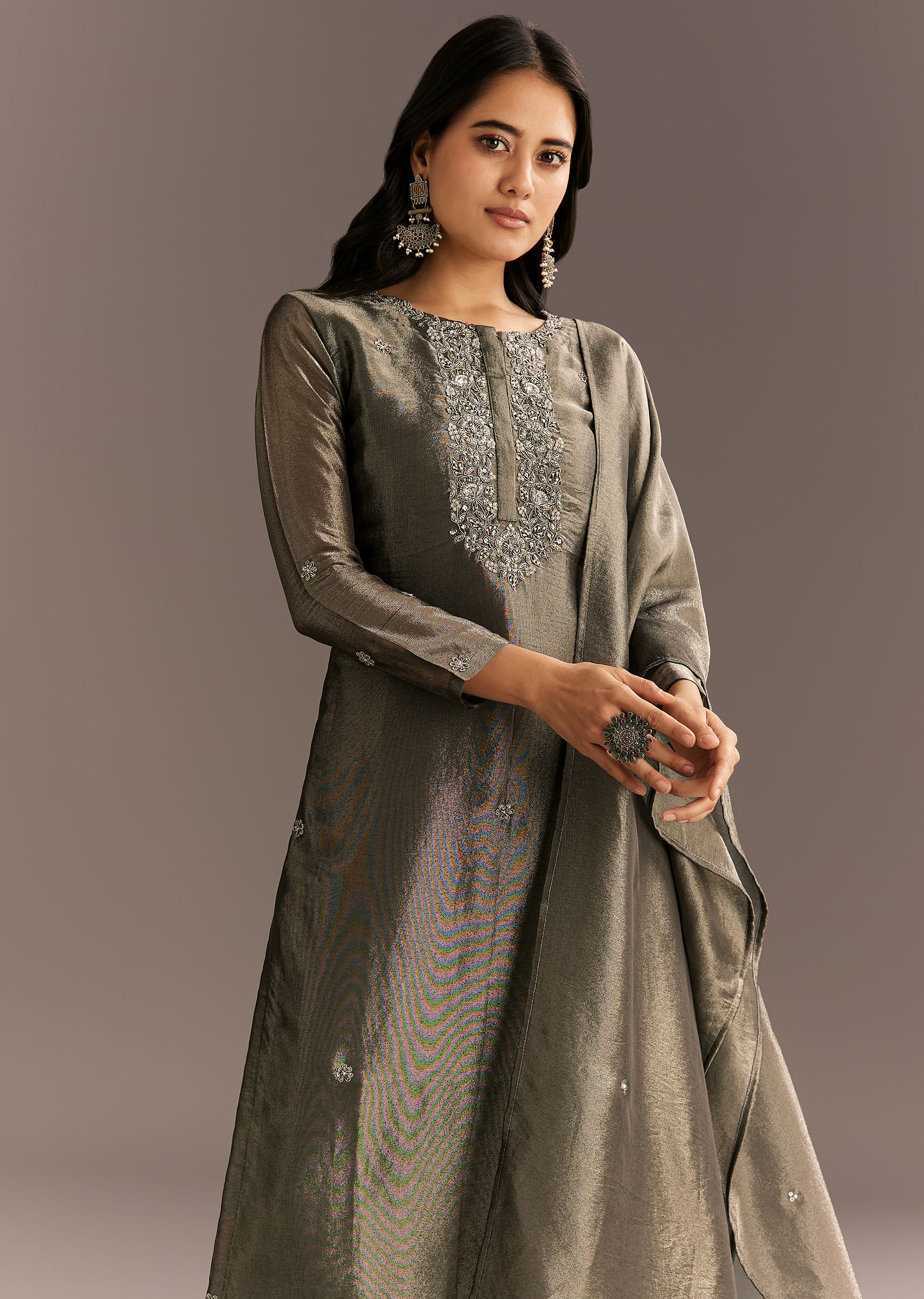 dark-grey-tissue-kurta-pant-set-with-butti-dupatta-sg312802-4_118c4c6a-0066-4c8c-be73-b2ab67bffb7f.jpg