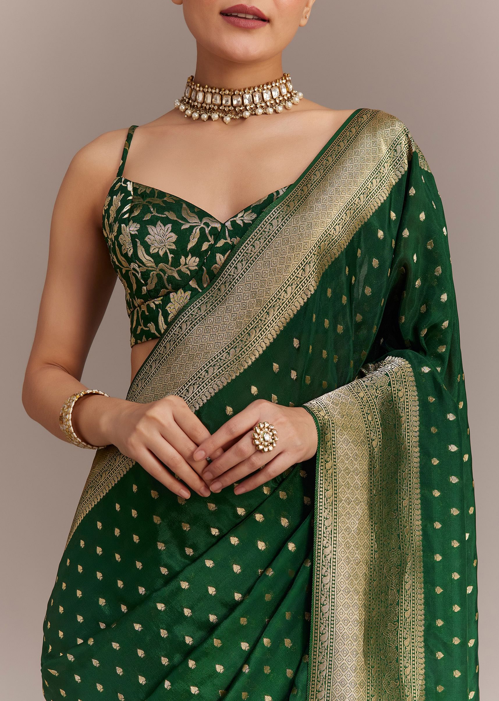 dark_green_tissue_silk_saree_with_zari_border-sg276483_5_9842d145-b5ff-40a0-9c1c-624a28507847.jpg