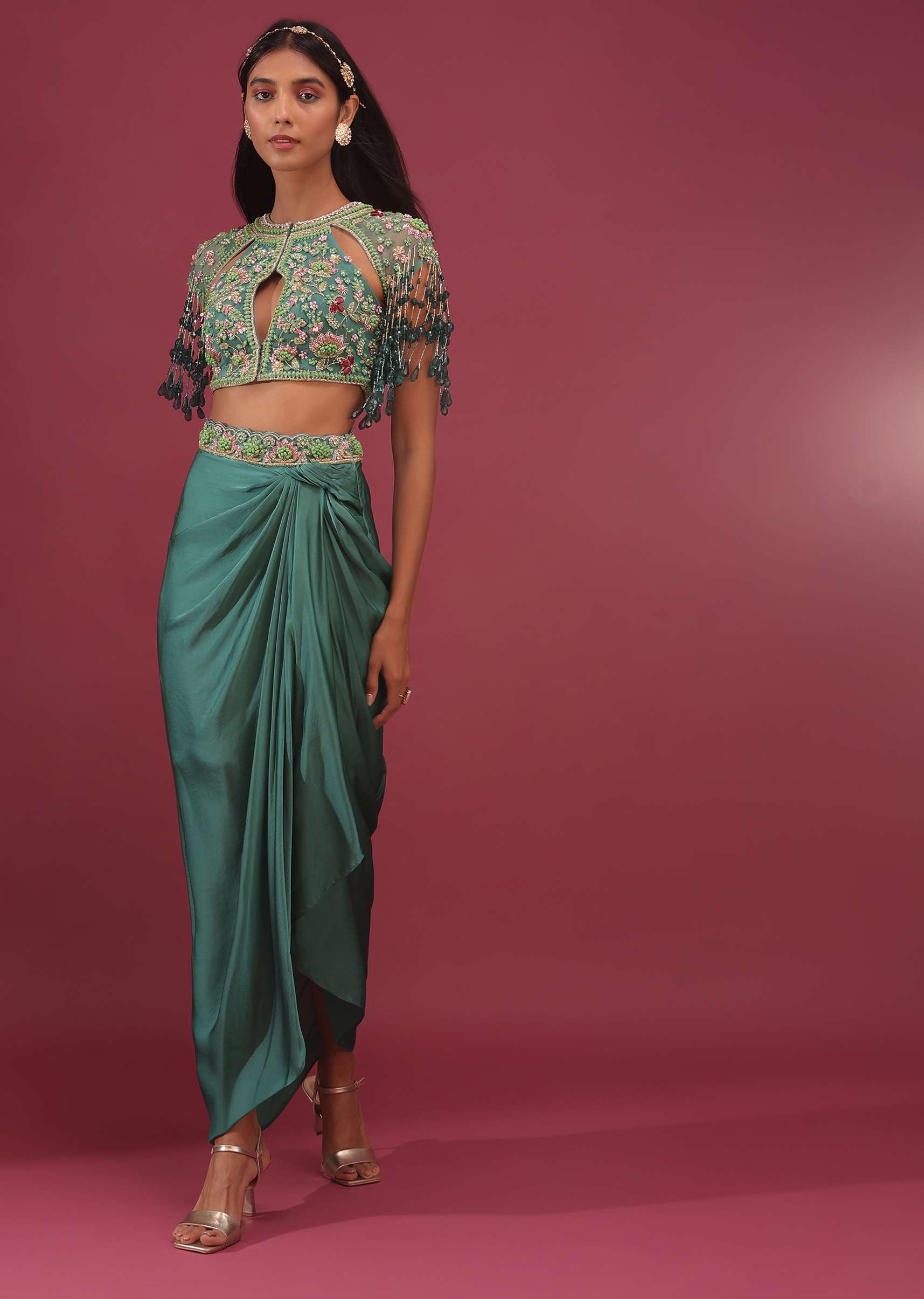deep_jungle_green_dhoti_crop_top_set_in_satin_organza_with-_noor_2022-sg127257_4_6b1dda29-0ec1-42cd-b364-d0d6a1aff319.jpg