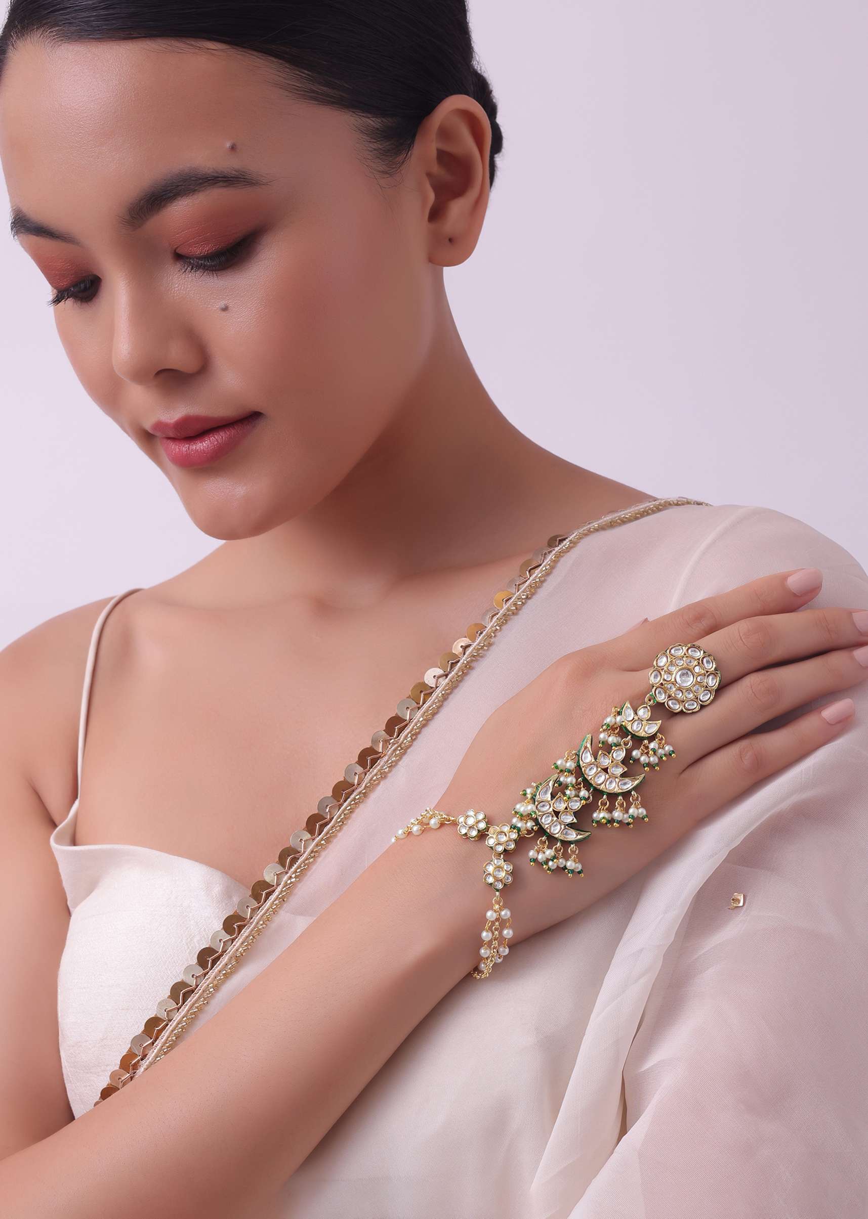 delicate_gold_finish_green_hath_phool-sg164591_33f7104f-e764-450c-89fb-59c3a4616b1e.jpg