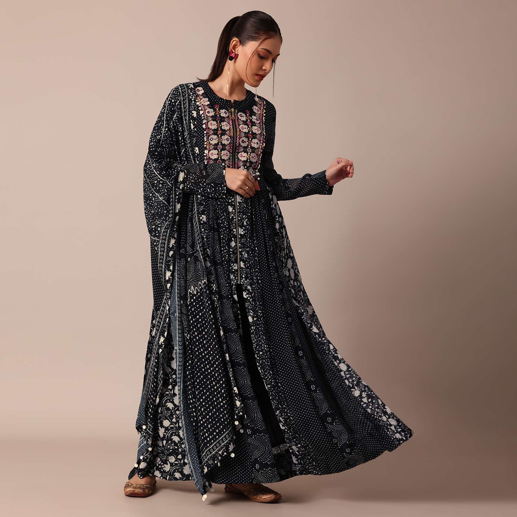 elegant_black_printed_embroidery_anarkali_pa-sg209693_8_1be5d712-5b05-4aac-88a4-7866ff235ce2.jpg