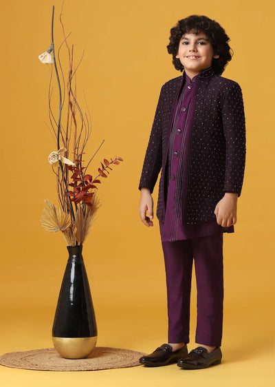 elegant_embroidered_sherwani_set-sg201972_11_583578f4-a872-4444-93f2-6acebc6d9bf8.jpg