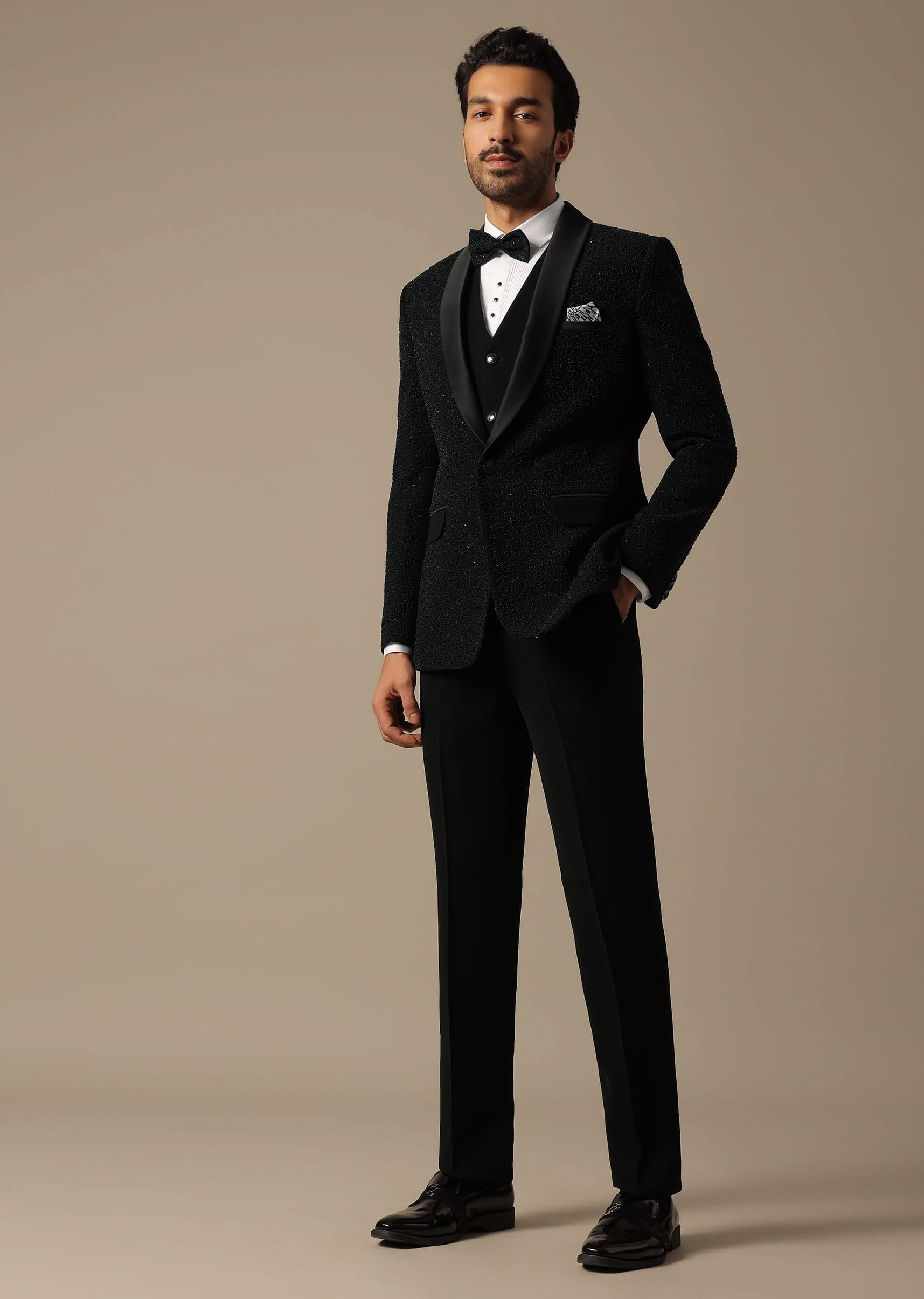 elegant_tuxedo_for_grooms-sg200958_3_b6ce3eeb-8d32-4ecf-977e-7ff14d469b58.jpg