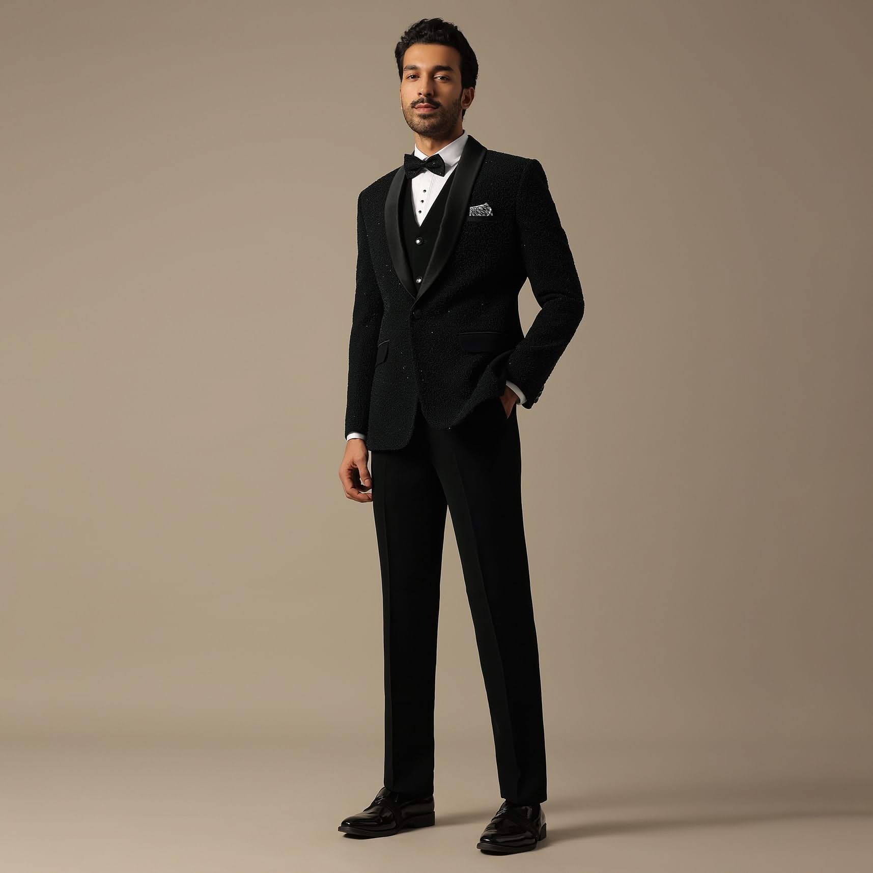 elegant_tuxedo_for_grooms-sg200958_4_c5e2cb77-57e6-43ce-9b03-0f78a3434caa.jpg
